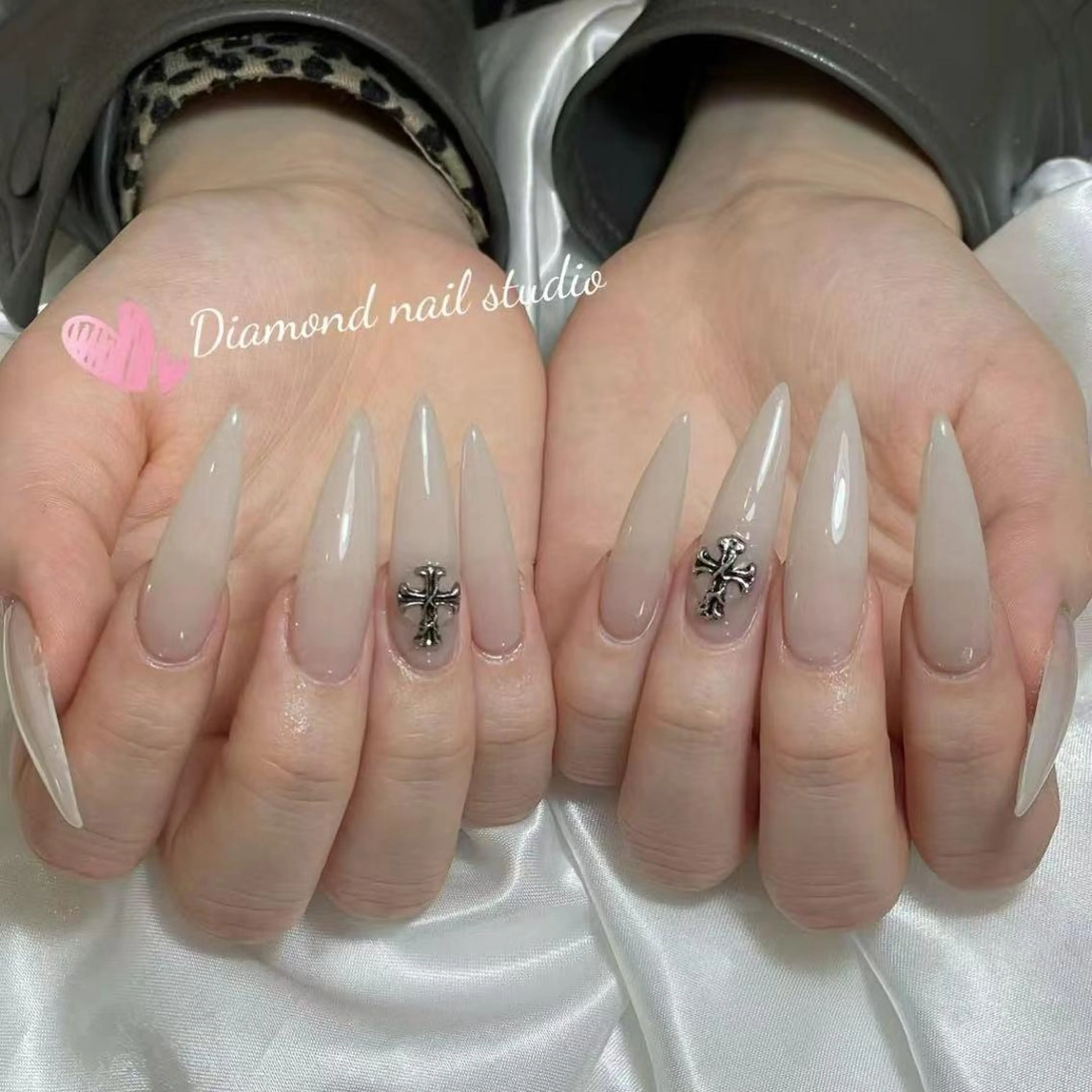 ネイル アートネイル オーロラネイル フラッシュネイル ガーリー キラキラネイル ハンドネイル ハンドケア DIAMOND NailStudioのネイルデザイン