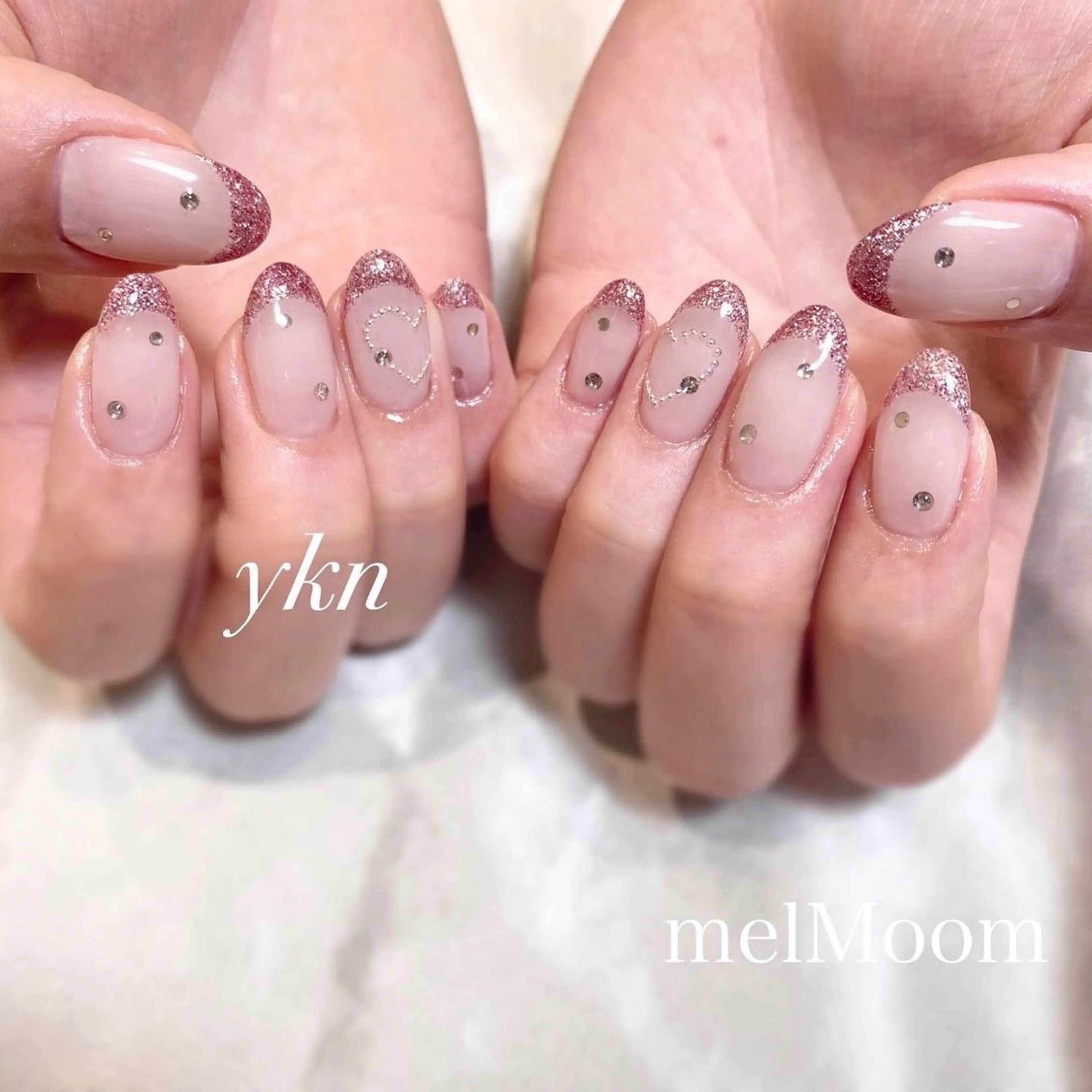 ネイル フレンチネイル ハート ピンク ストーンネイル ハンドネイル melMoon .のネイルデザイン