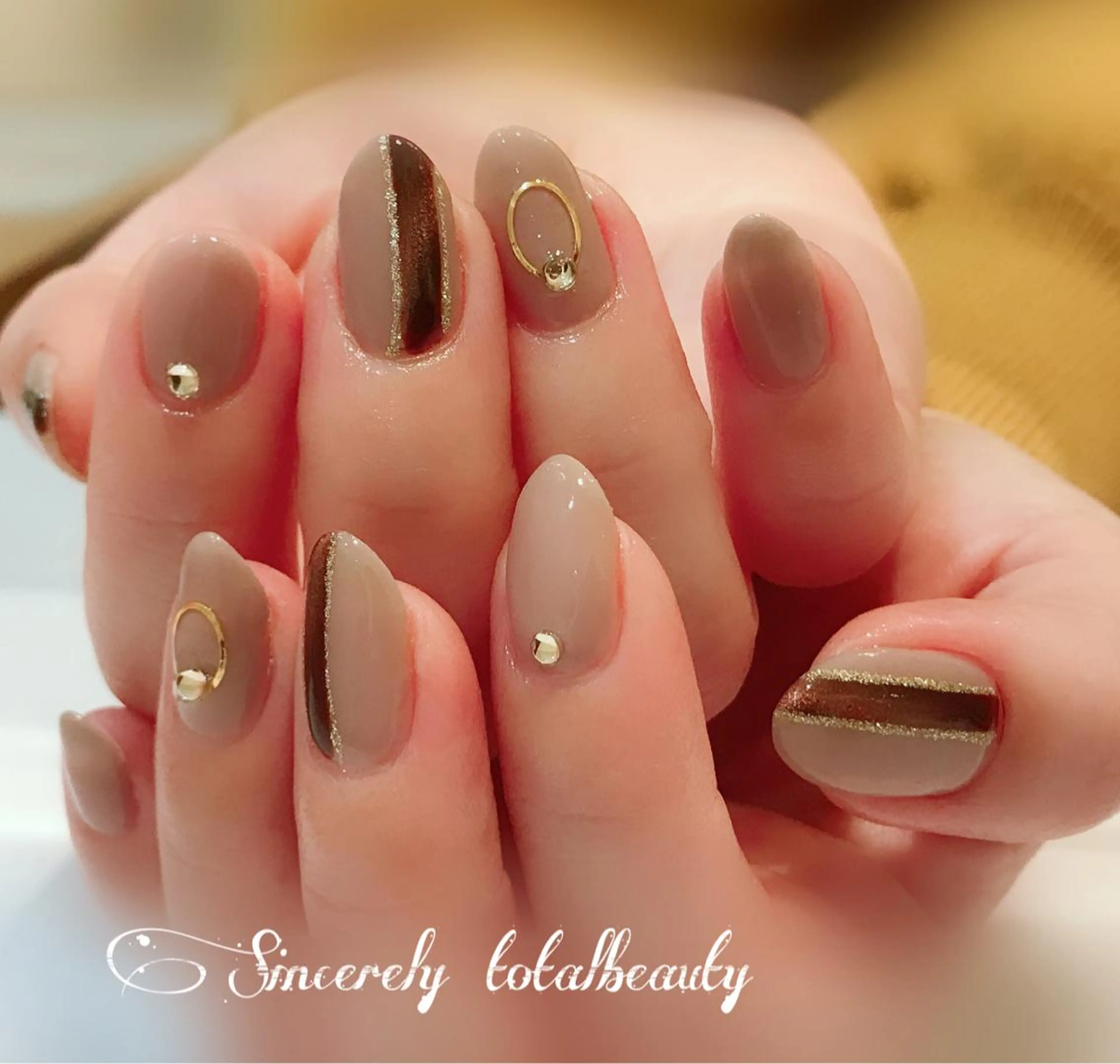 ネイル アートネイル ミラーネイル 持ち込み スカルプネイル シンプルネイル SINCERELY シンシアリー🌈のネイルデザイン