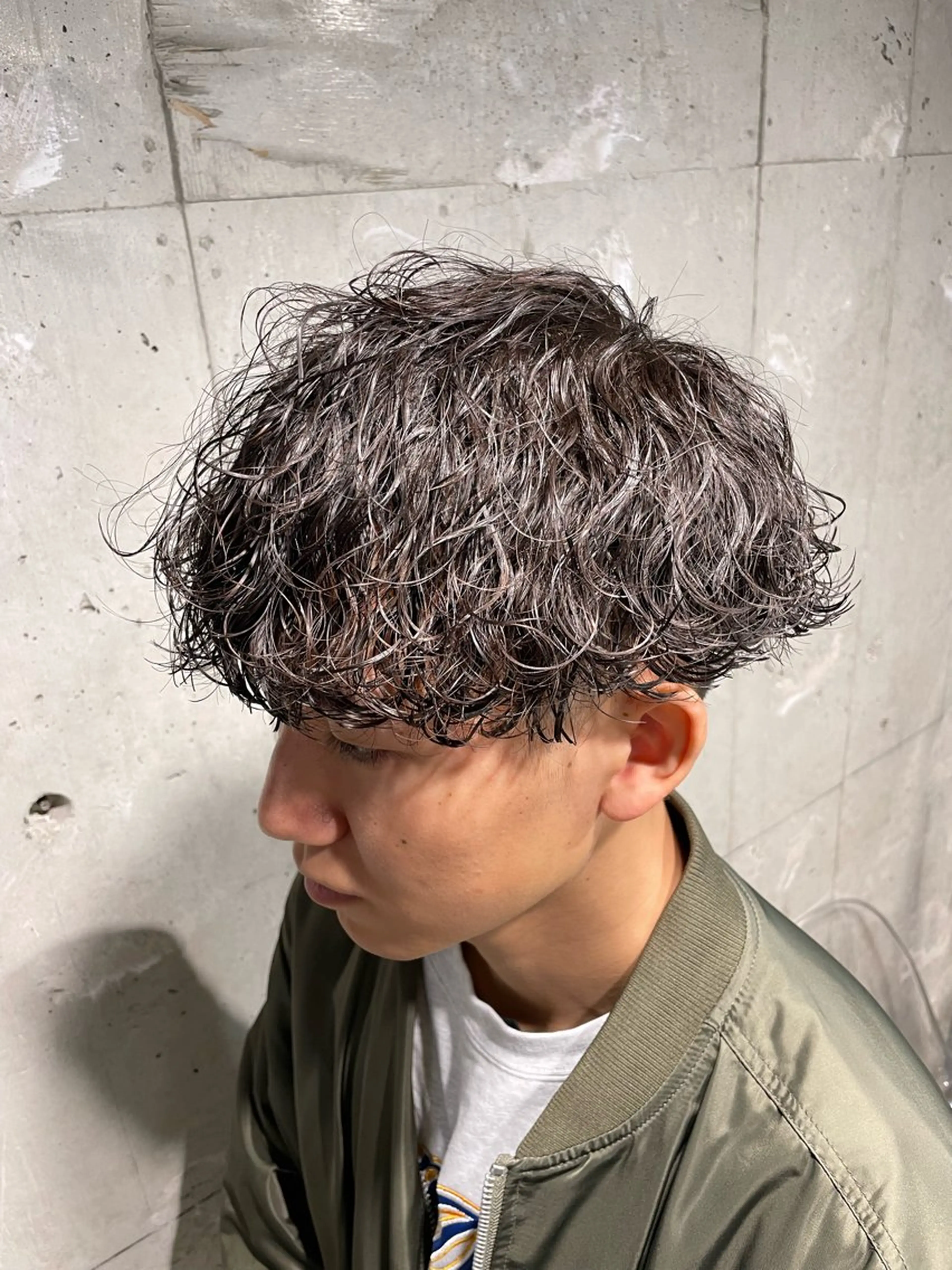 パーマ メンズ ヘアカラー トリートメント ヘアセット 艶髪/透明感🪽 DISCO🪽のヘアスタイル