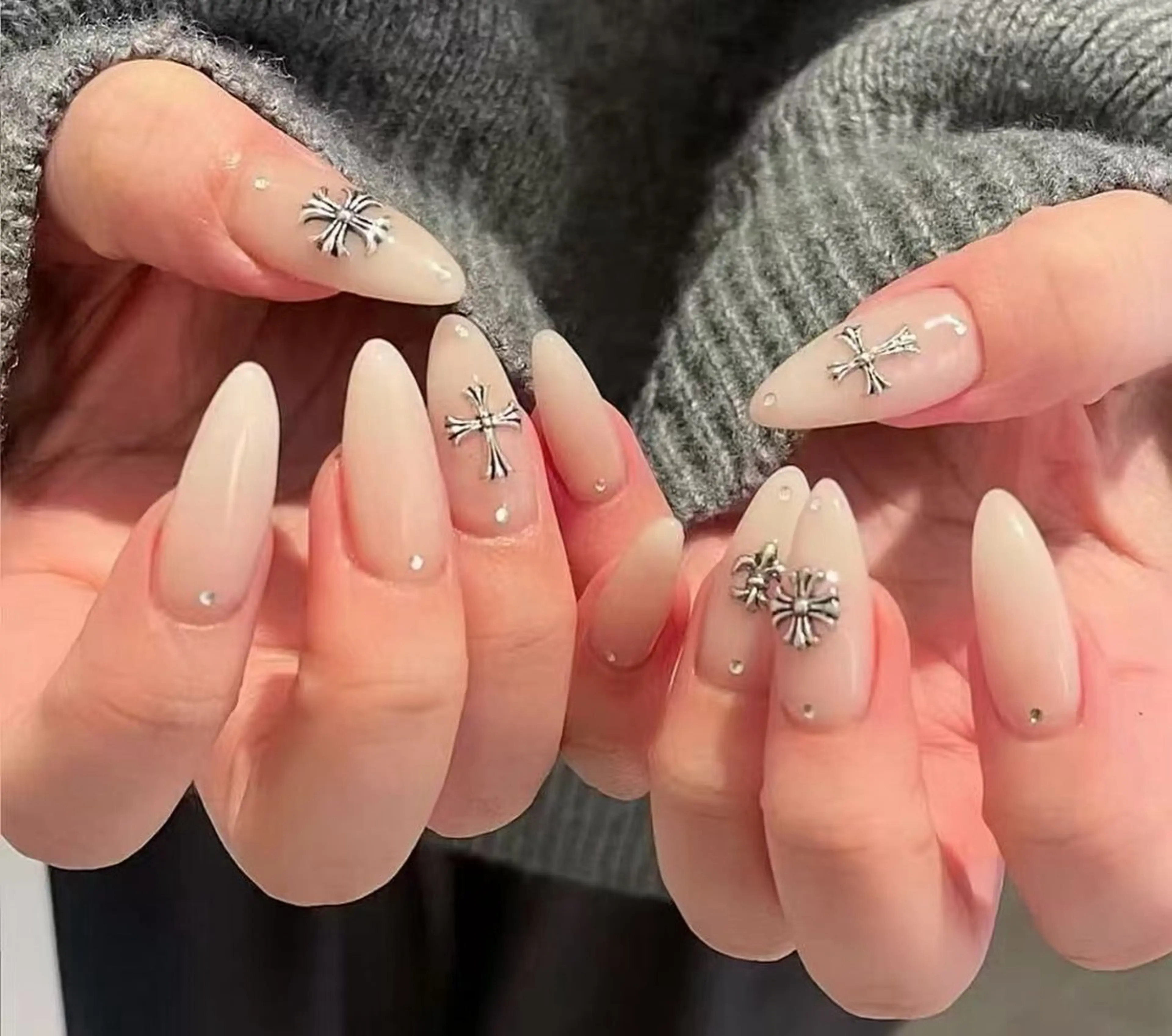 ネイル フラワーネイル フレンチネイル ジェルネイル ガラスフレンチ ハート ハンドネイル ハンドケア BabyYouMi nailのネイルデザイン