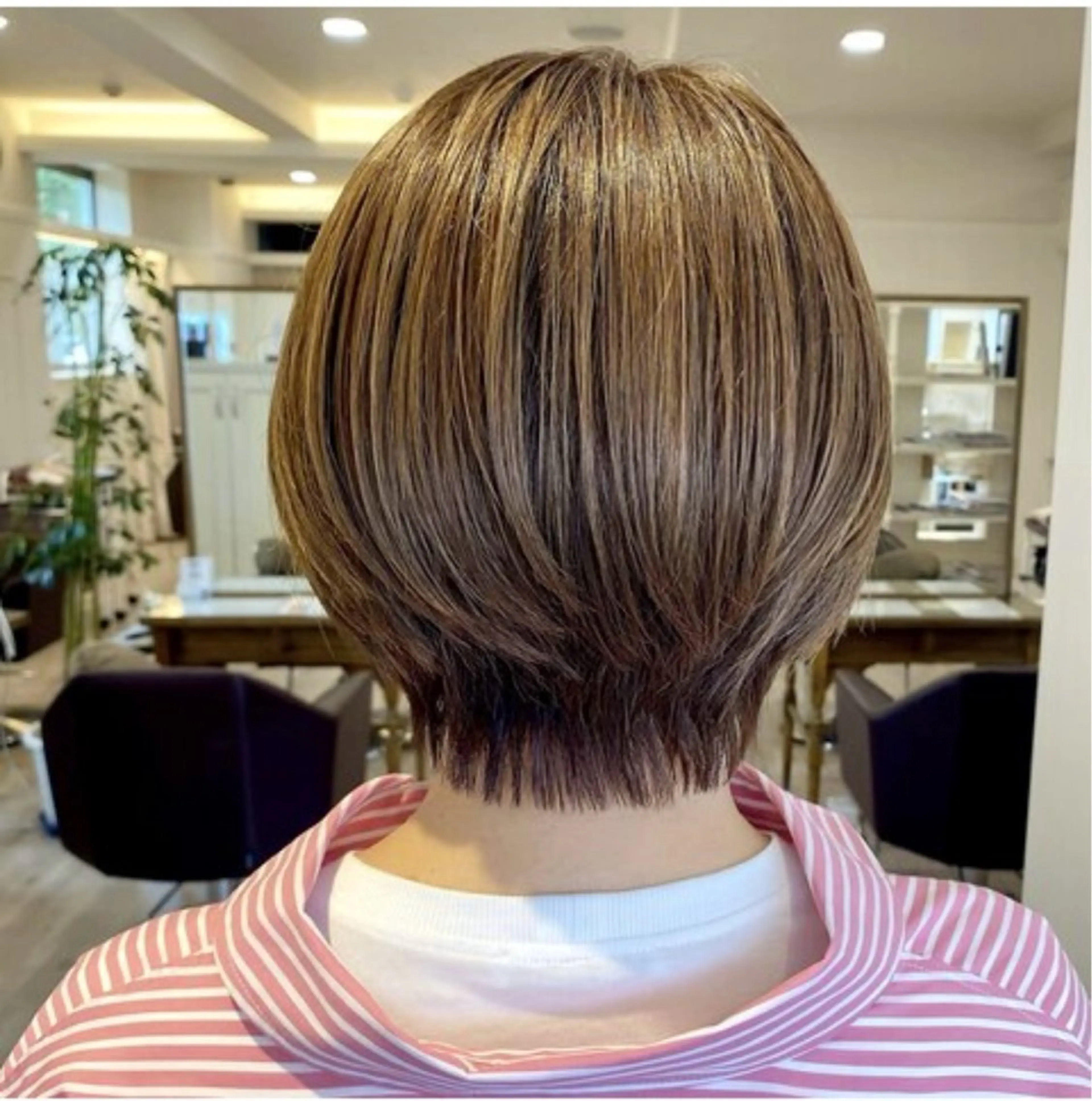 カラー 尾形 なつきのヘアスタイル