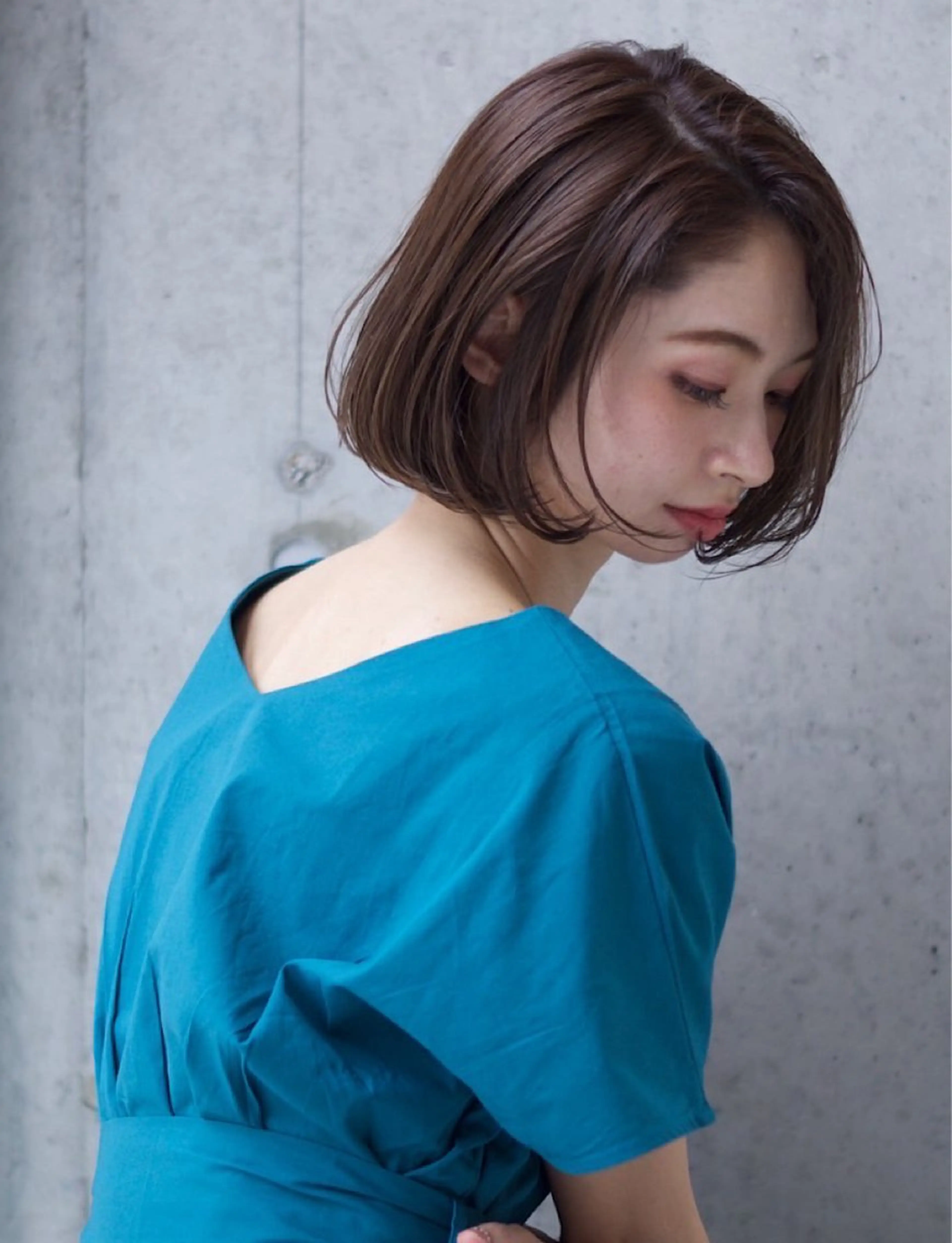 ミディアム カット 縮毛矯正 トリートメント hoNua. 栄/透明感カラーのヘアスタイル