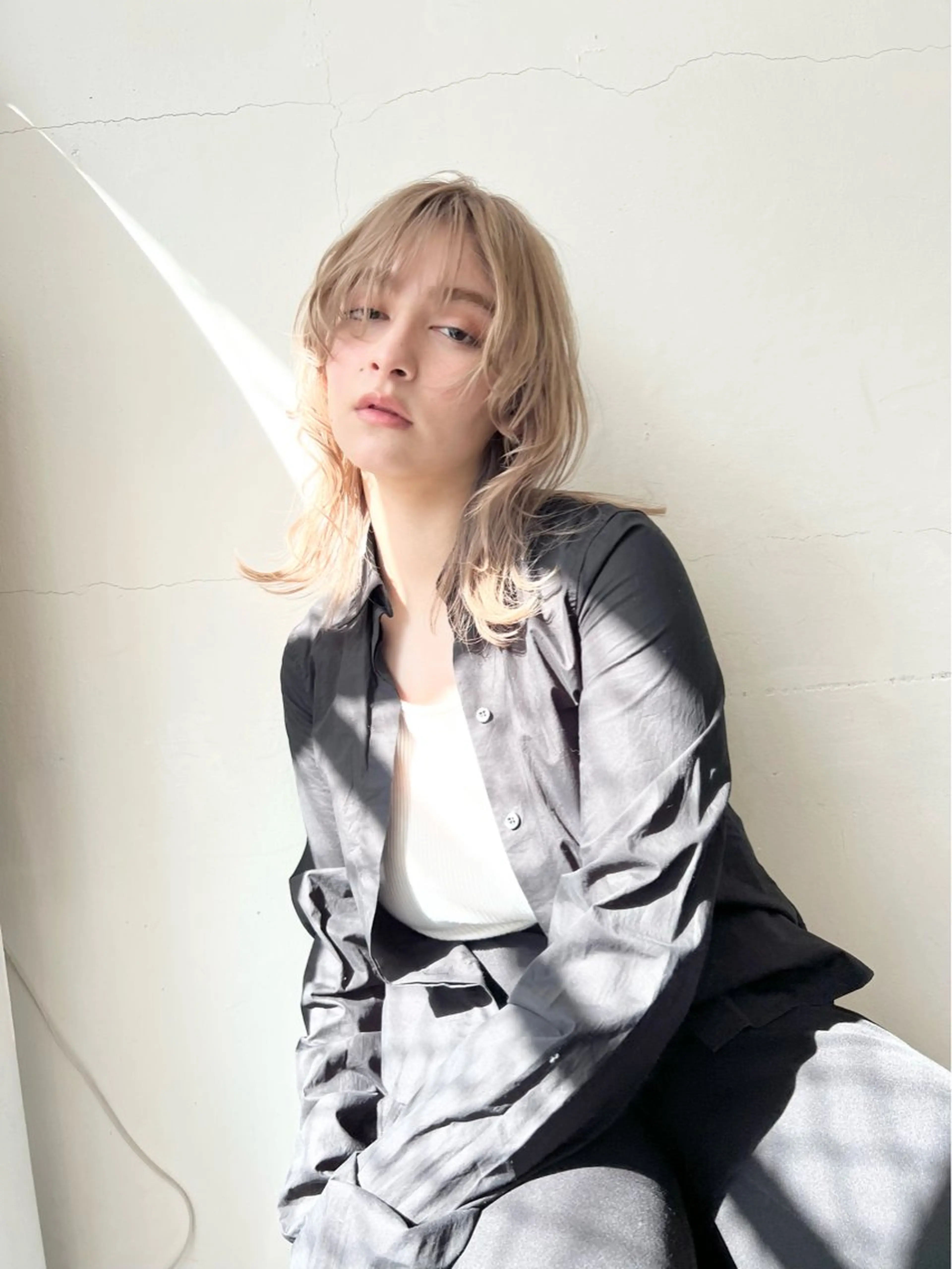 ミディアム カラー ベージュカラー ブリーチ ブロンド ケアブリーチ ミルクティーベージュ カット ヘアカラー トリートメント HARU//原宿🤍 リピート率NO.1のヘアスタイル