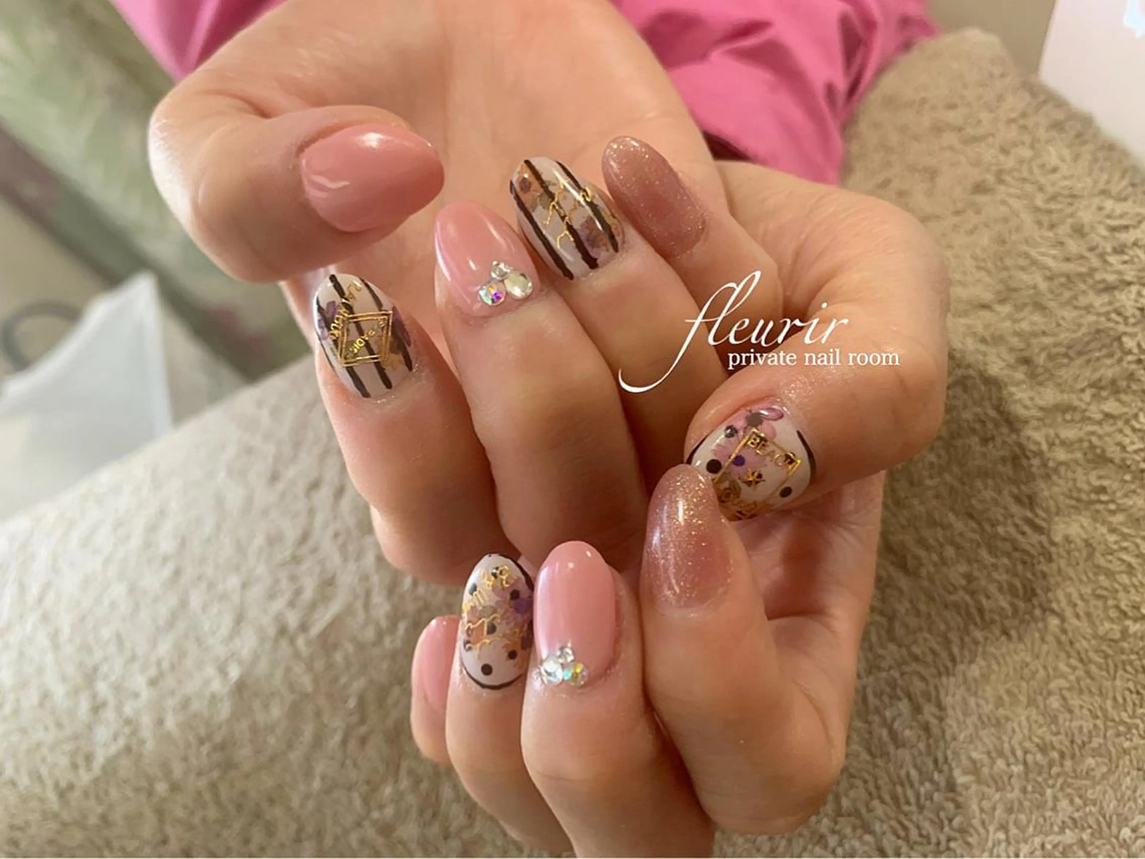 ネイル ドット フラワーネイル フルリール 【プライベートサロンのネイルデザイン