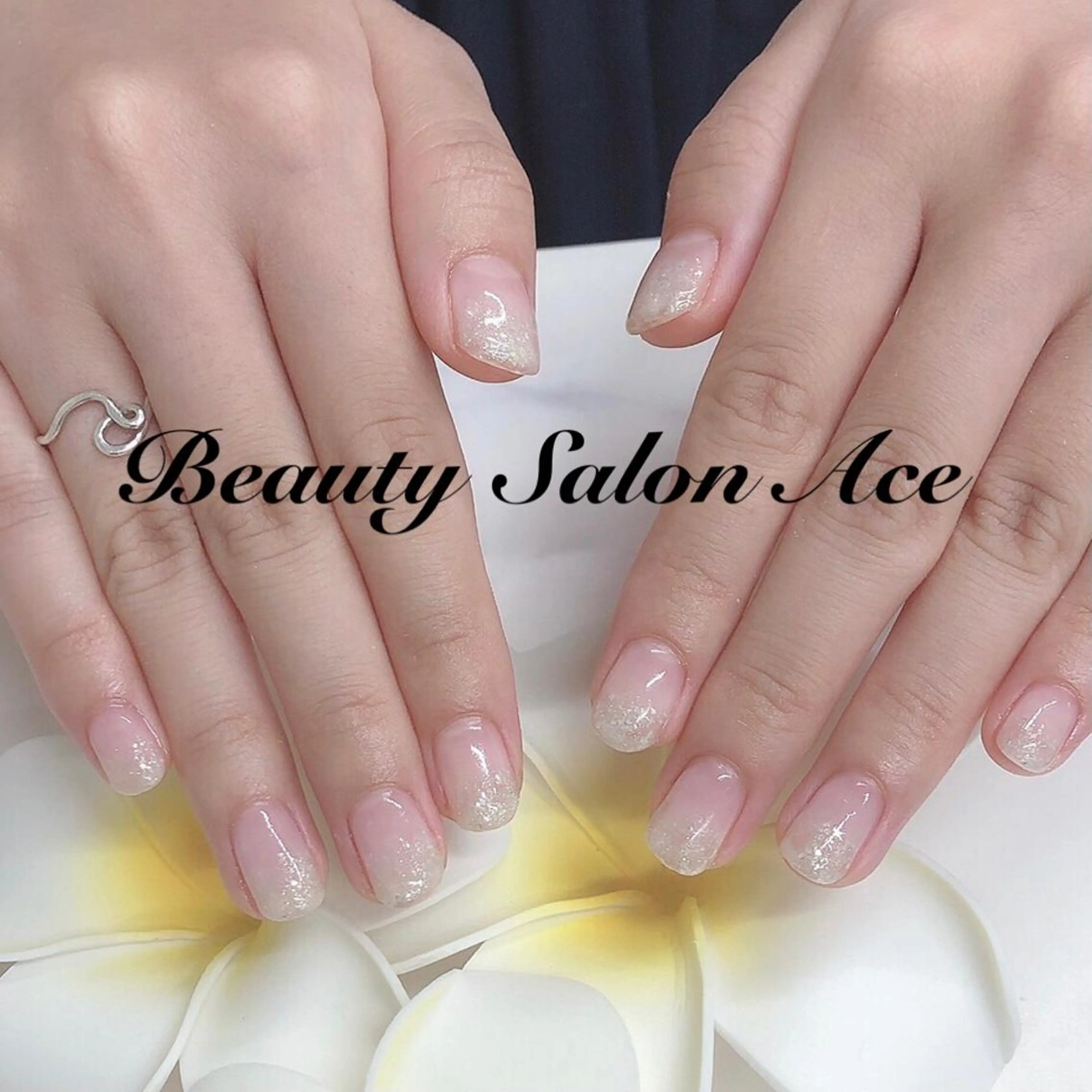 ネイル アートネイル ジェルネイル グラデーション ラメ(グリッター) ラメグラデーション ハンドネイル ハンドケア Beauty Salon Ace（ネイルサロン　エース）所属・池袋フィルイン Ace♡長さだしのネイルデザイン