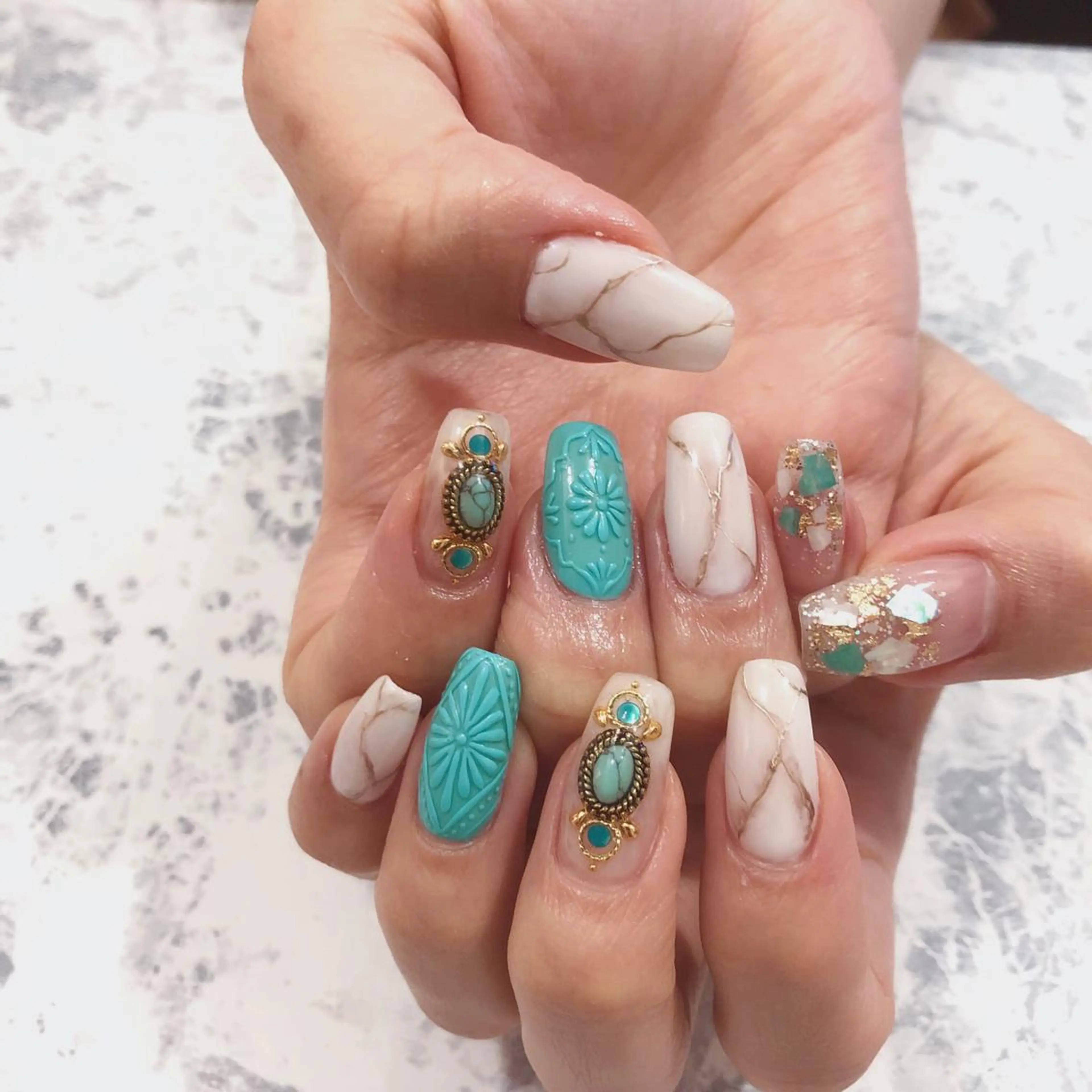 ネイル nail salon  aloalo所属・Nailist Ayaのネイルデザイン