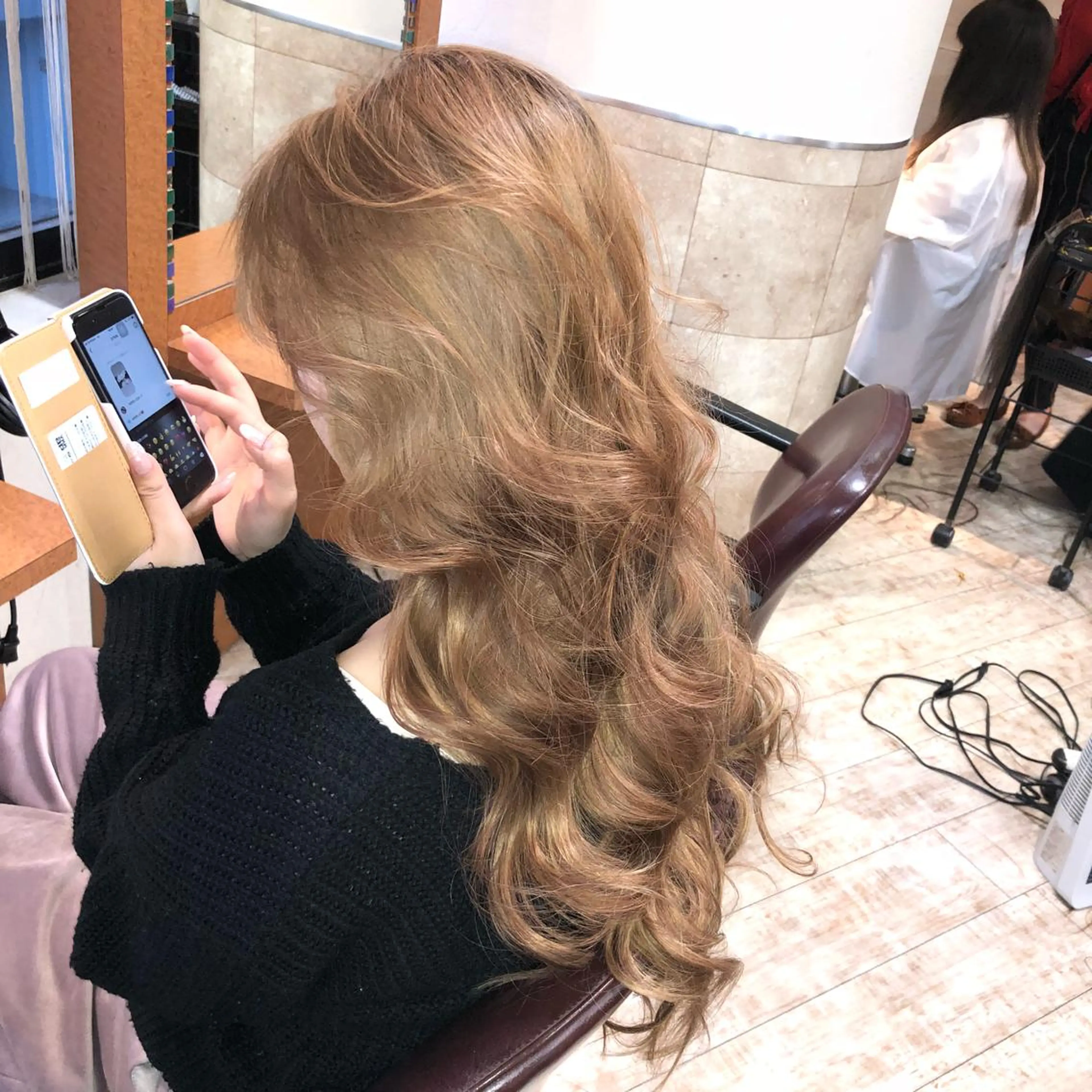 ロング カラー シールエクステ エクステ 100%髪質改善特化 TRUNSのヘアスタイル