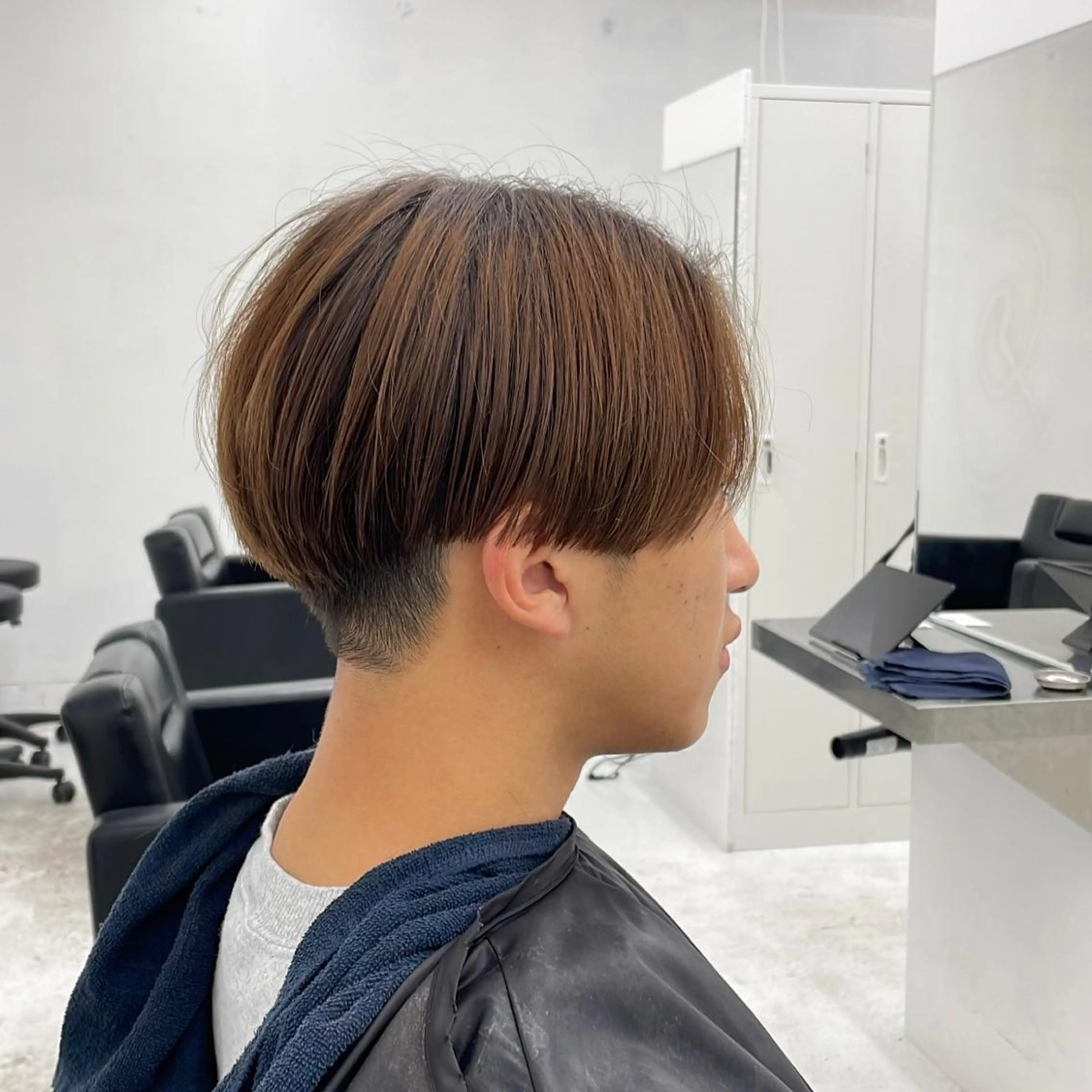 ミディアム カラー メンズ センターパート 【柏メンズパーマ職人 】店長　KAZUMAのヘアスタイル