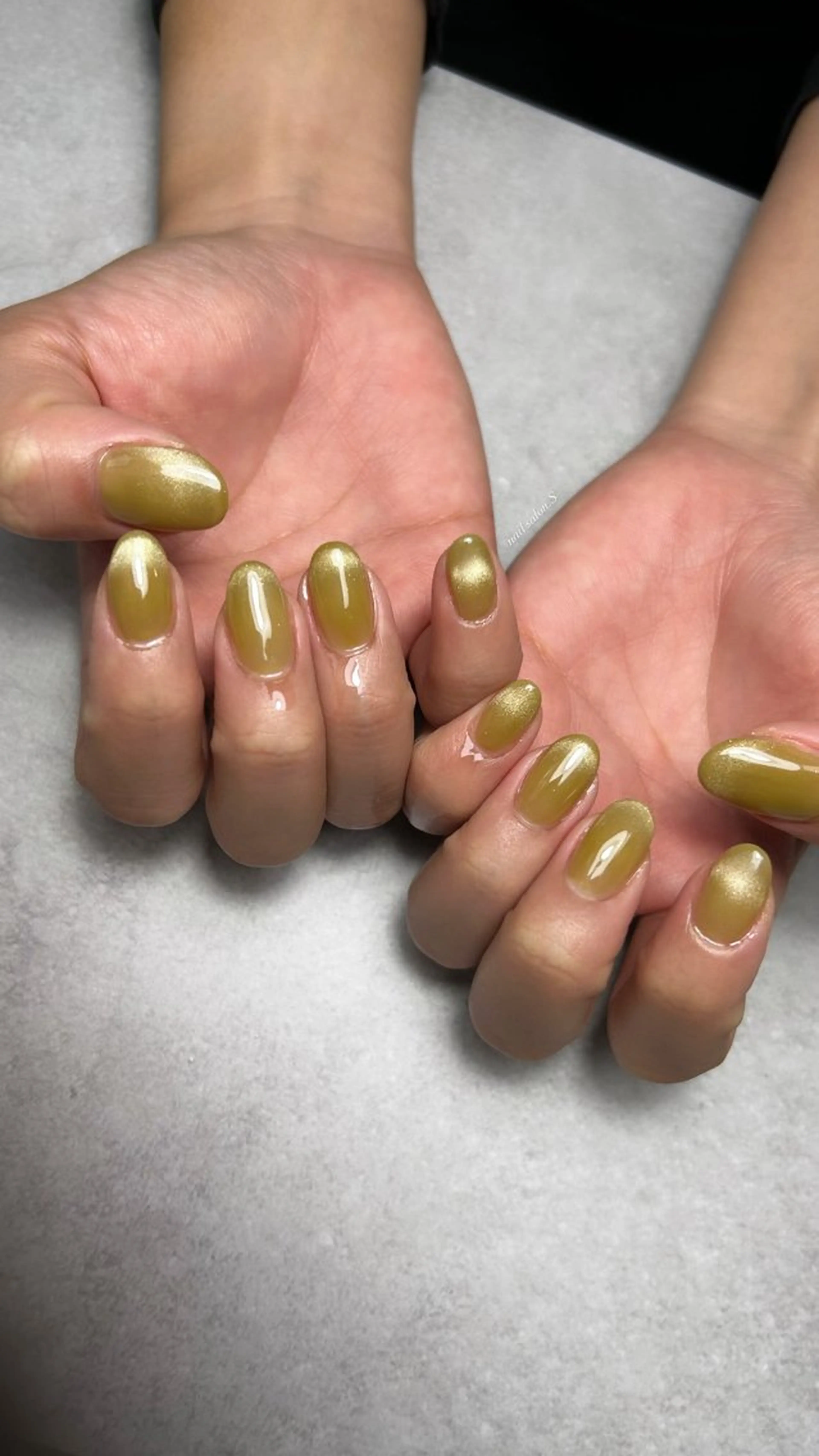 ネイル ジェルネイル グリーン 韓国ネイル ロングネイル マグネットネイル ハンドネイル 関山 志乃のネイルデザイン