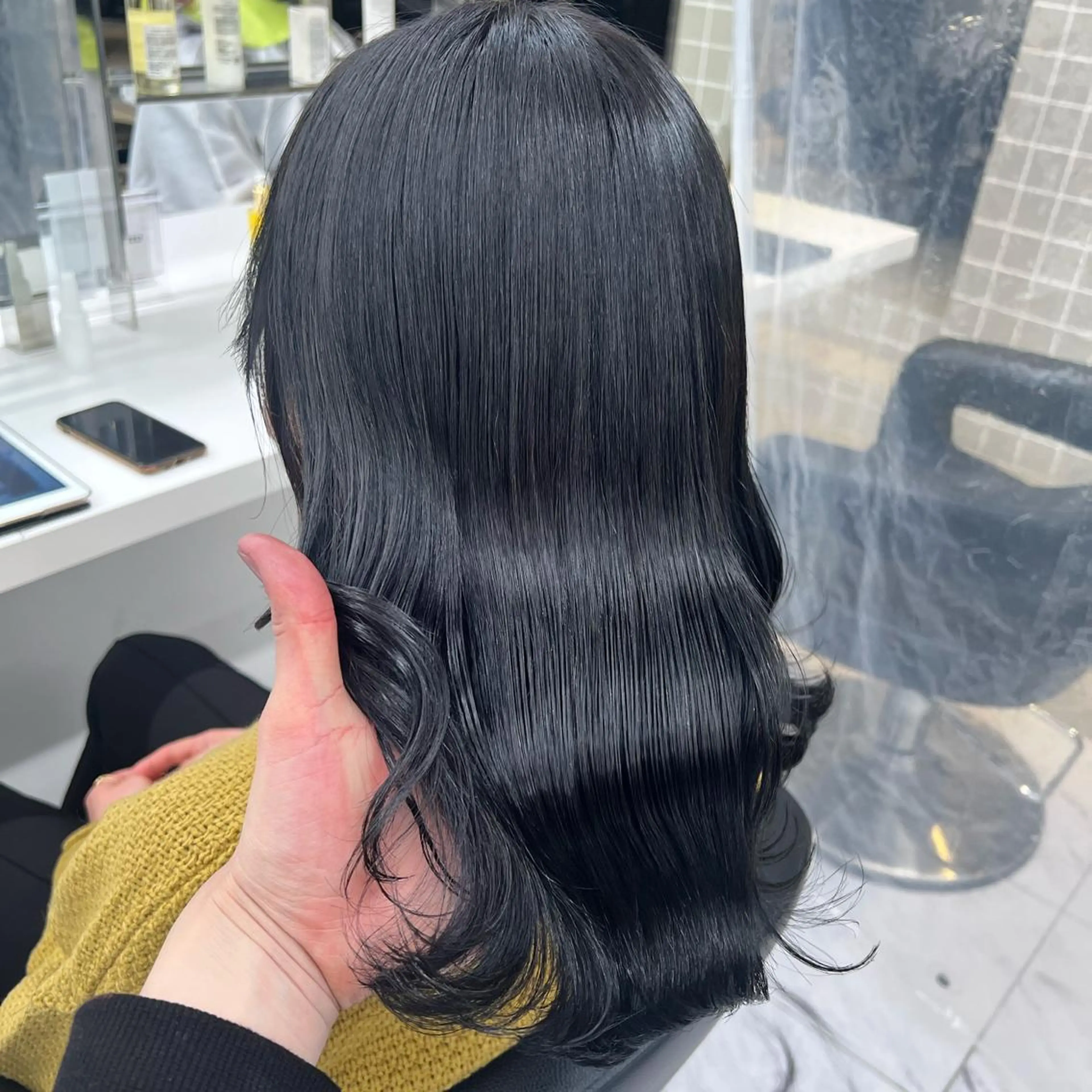 セミロング パーマ ヘアアレンジ メンズ マツエク・マツパ アイブロウ ヘアカラー トリートメント ヘッドスパ ヘアセット 韓国風ベージュ🤎 赤みなし🌿横浜🤎のヘアスタイル