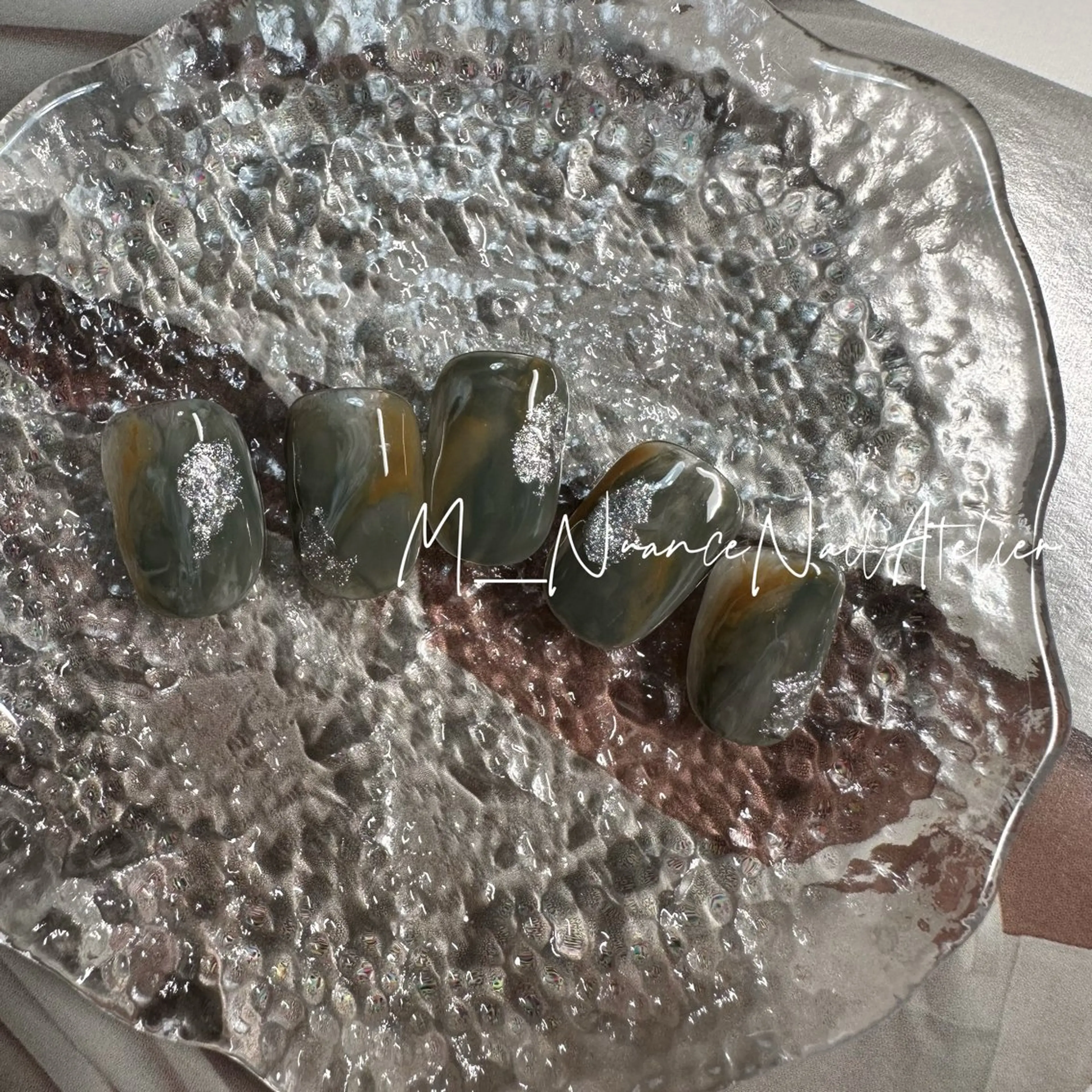 ネイル マグネットネイル ニュアンスネイル オフィスネイル シンプルネイル GO TODAY横浜Solace店所属・M___nail atelierのネイルデザイン