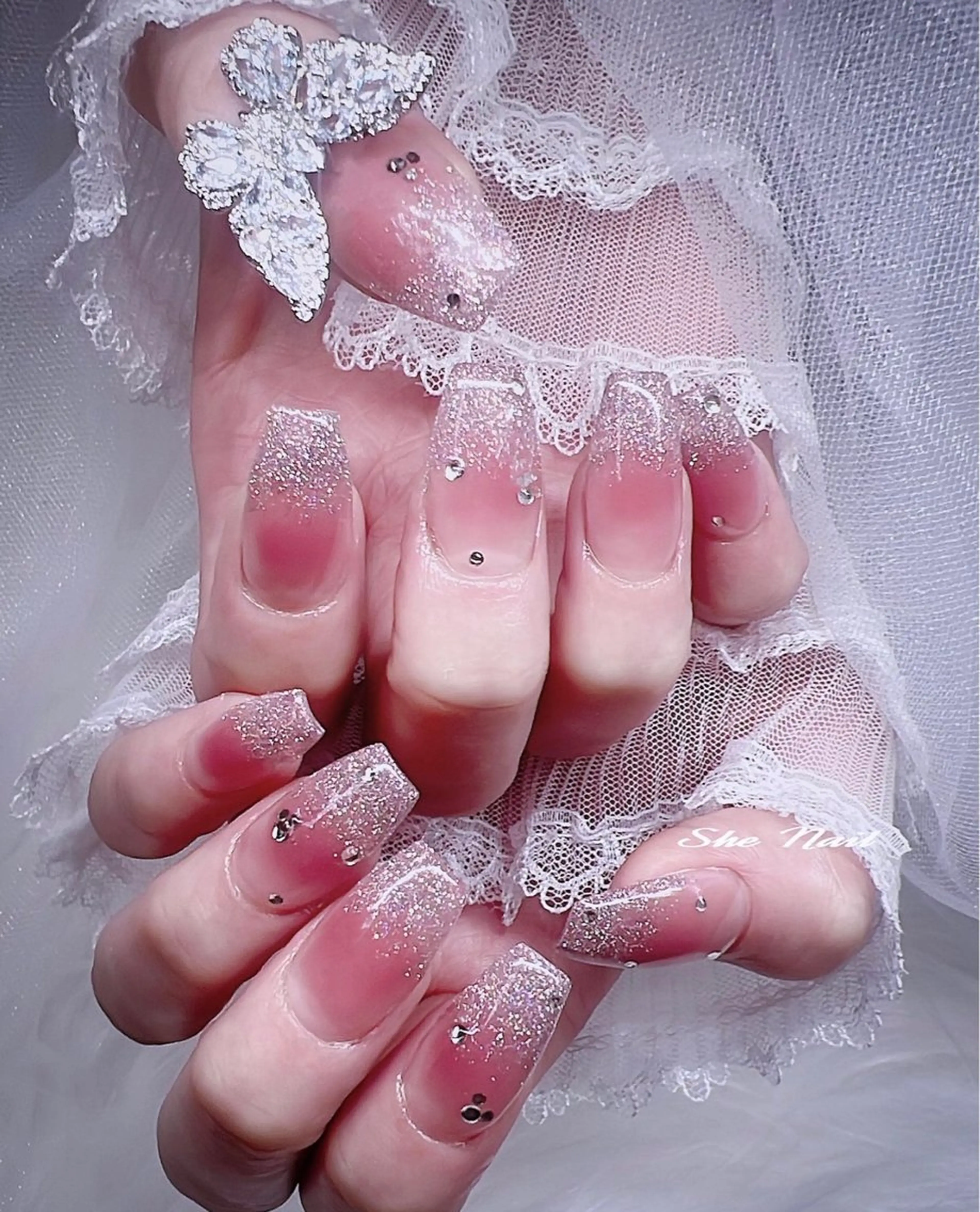 ネイル チークネイル 長さ出し フラッシュネイル フレンチネイル ガラスフレンチ She Nail所属・ISA_ BELLAのネイルデザイン