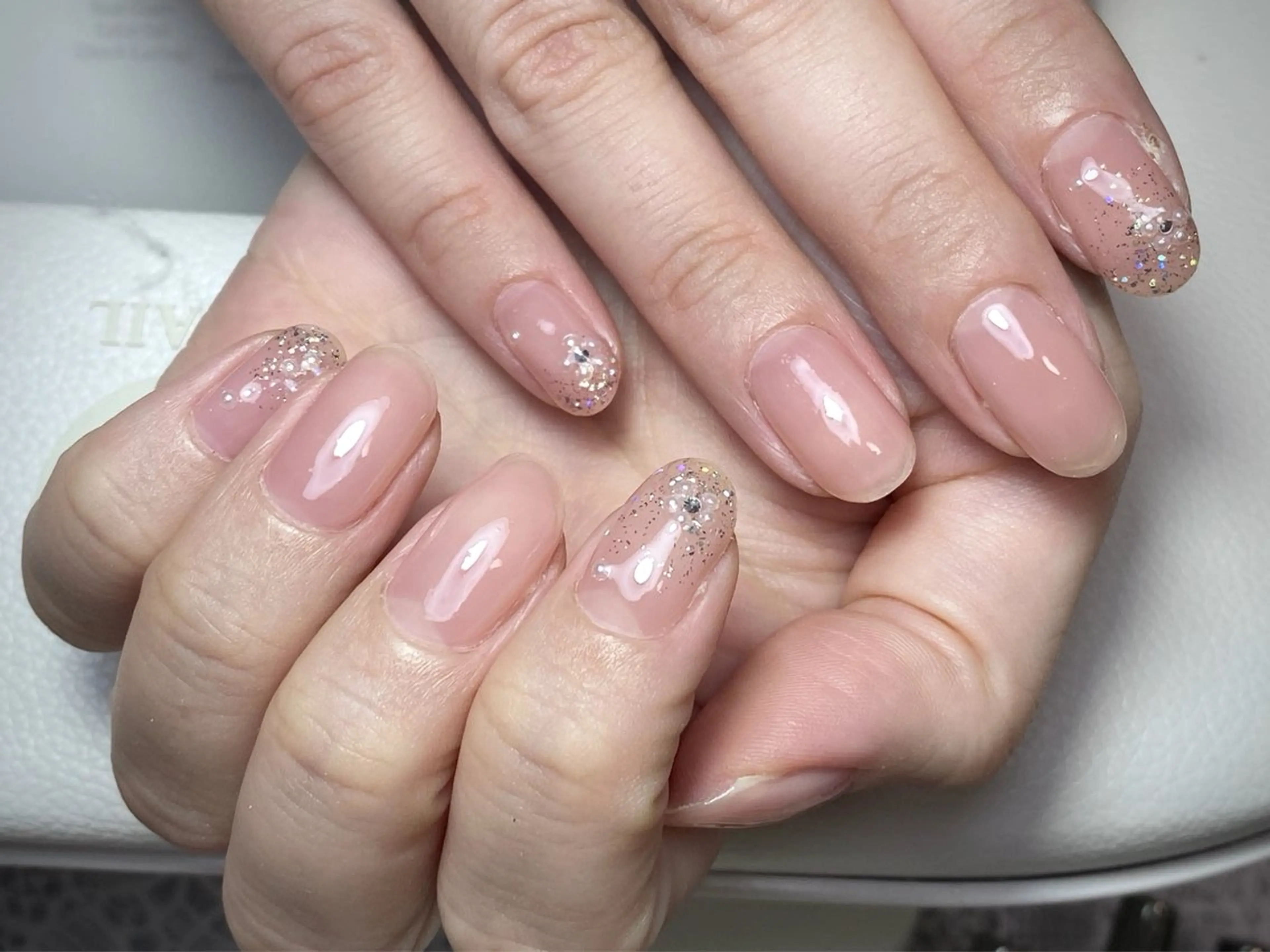 ネイル ハンドネイル エリアネイルサロン所属・つ きのネイルデザイン