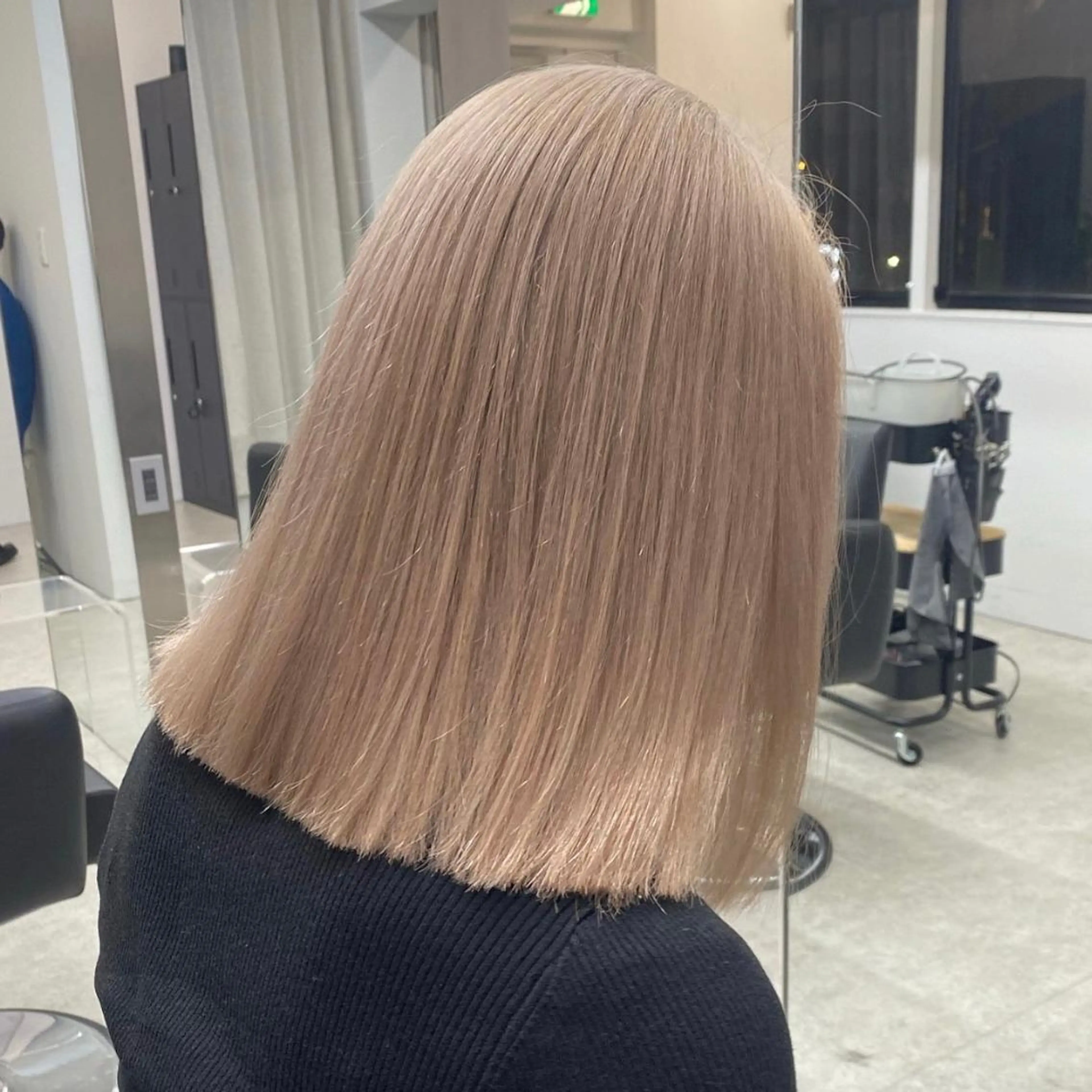 セミロング カラー パーマ ヘアアレンジ メンズ キッズ ネイル マツエク・マツパ アイブロウ メンズバレイヤージュ メンズブリーチ メンズハイライト メンズインナーカラー メンズ韓国風 透明感ワンカラー梅田 ダブルカラー/川上のヘアスタイル