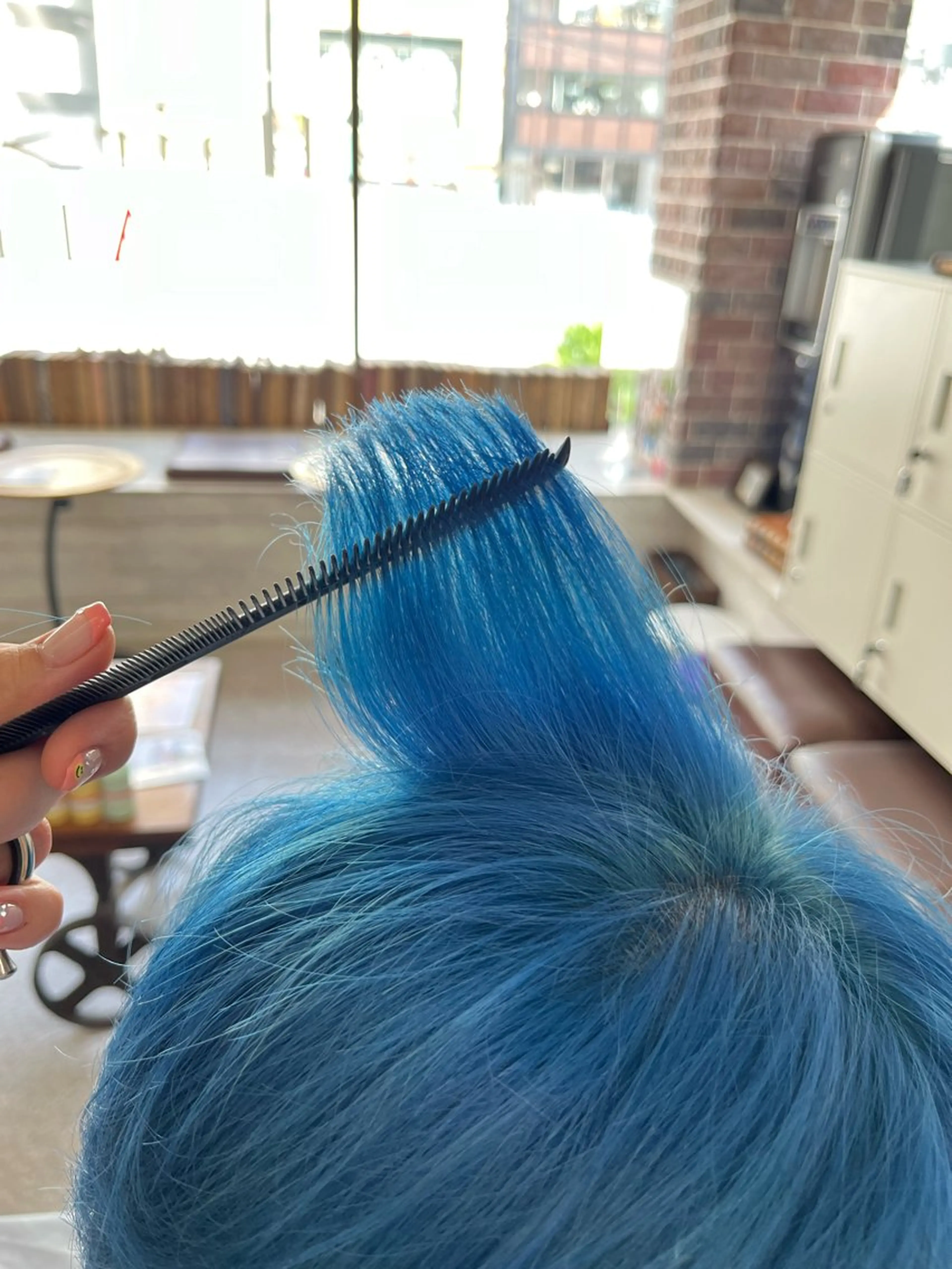 ミディアム ケアカラー 髪質改善 韓国風ヘア ヘアカラー エクステ ハイトーン 💭黒崎ハルカのヘアスタイル