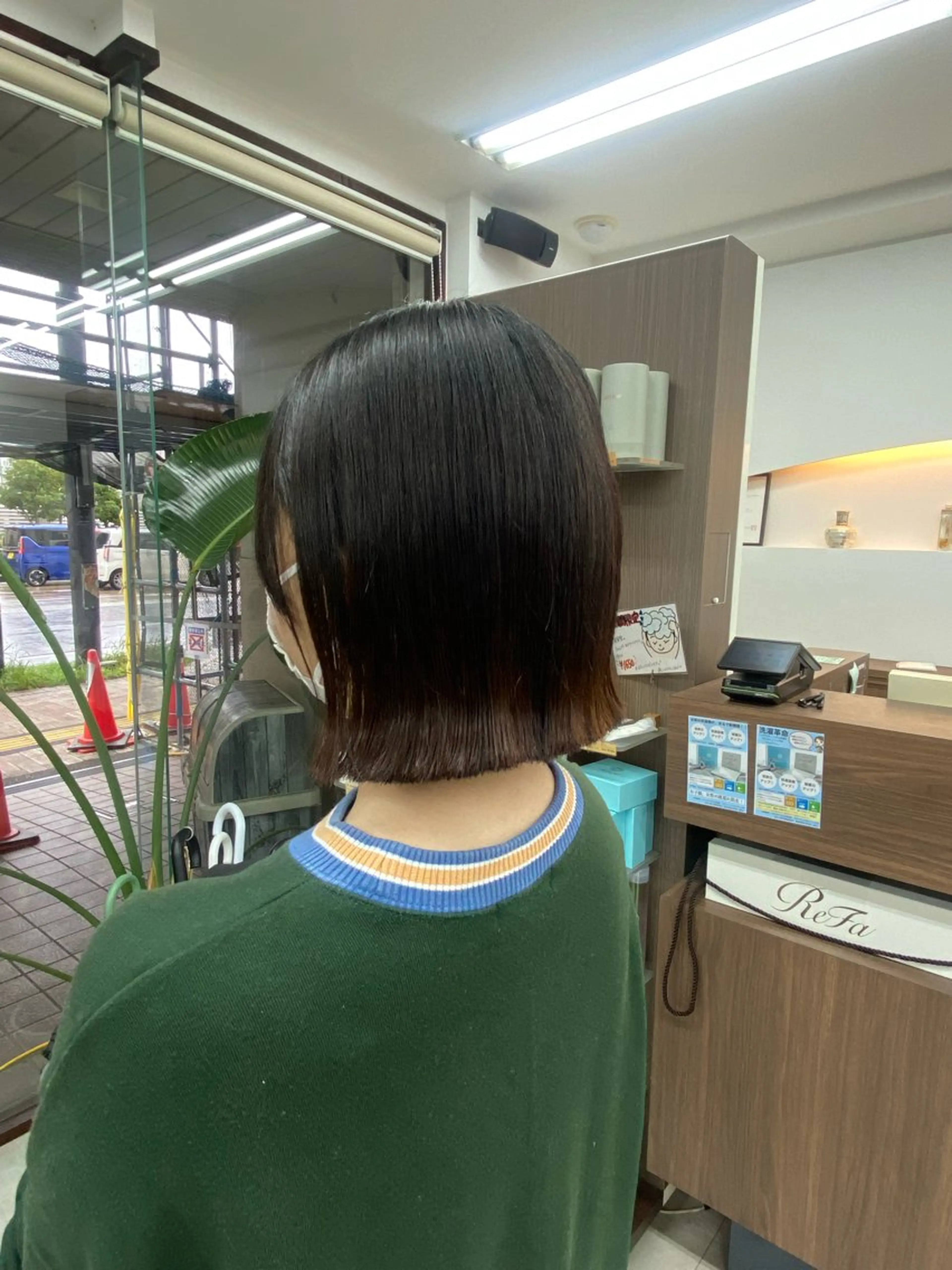 ミディアム 切りっぱなしボブ ボブ カット 月野涼風 /レイヤーカットのヘアスタイル