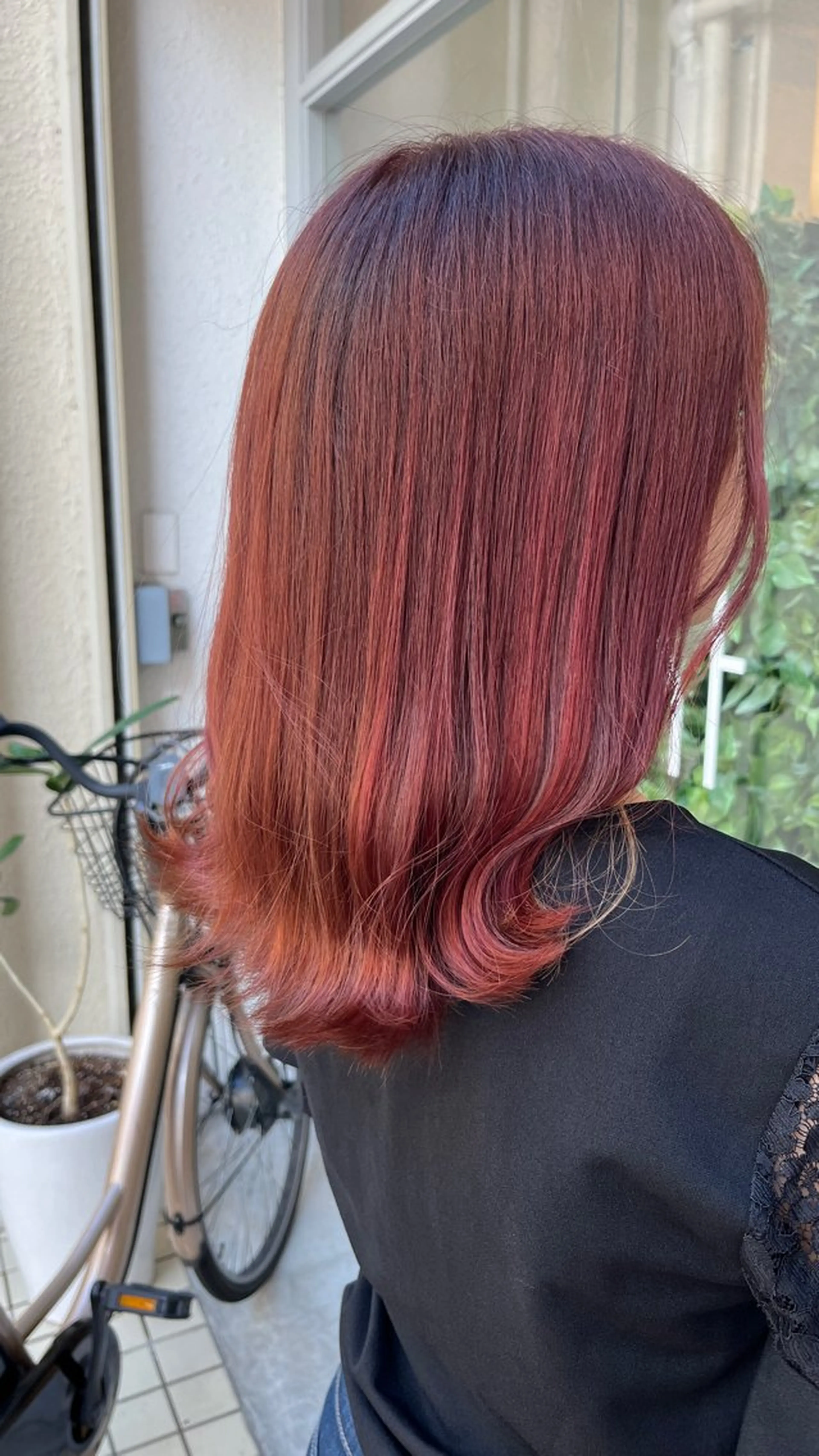 ミディアム カラー en't所属・佐藤　ひなの ／艶髪のヘアスタイル