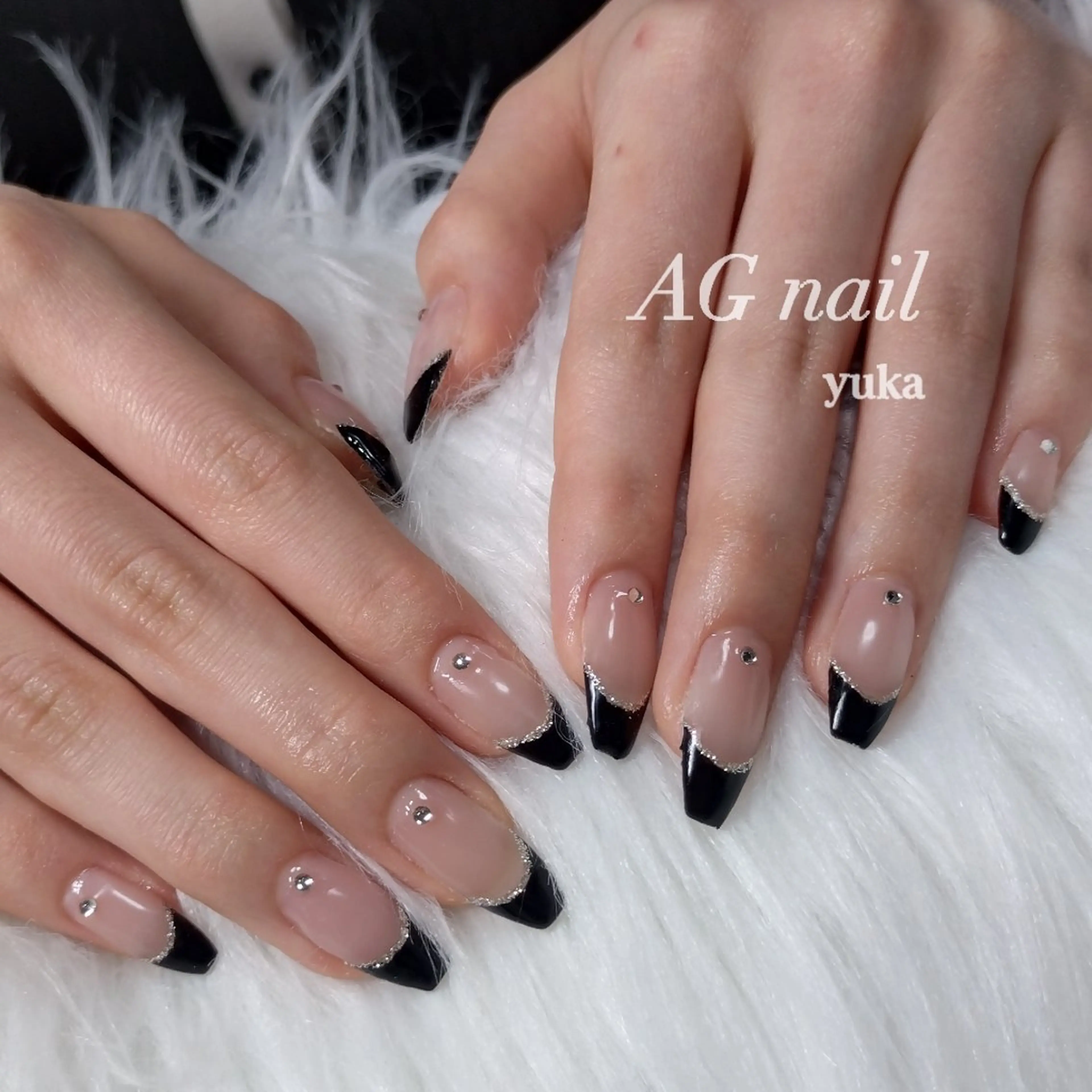 ネイル フレンチネイル ラメ(グリッター) ストーンネイル ハンドネイル AG nail 〚　yuka　〛のネイルデザイン