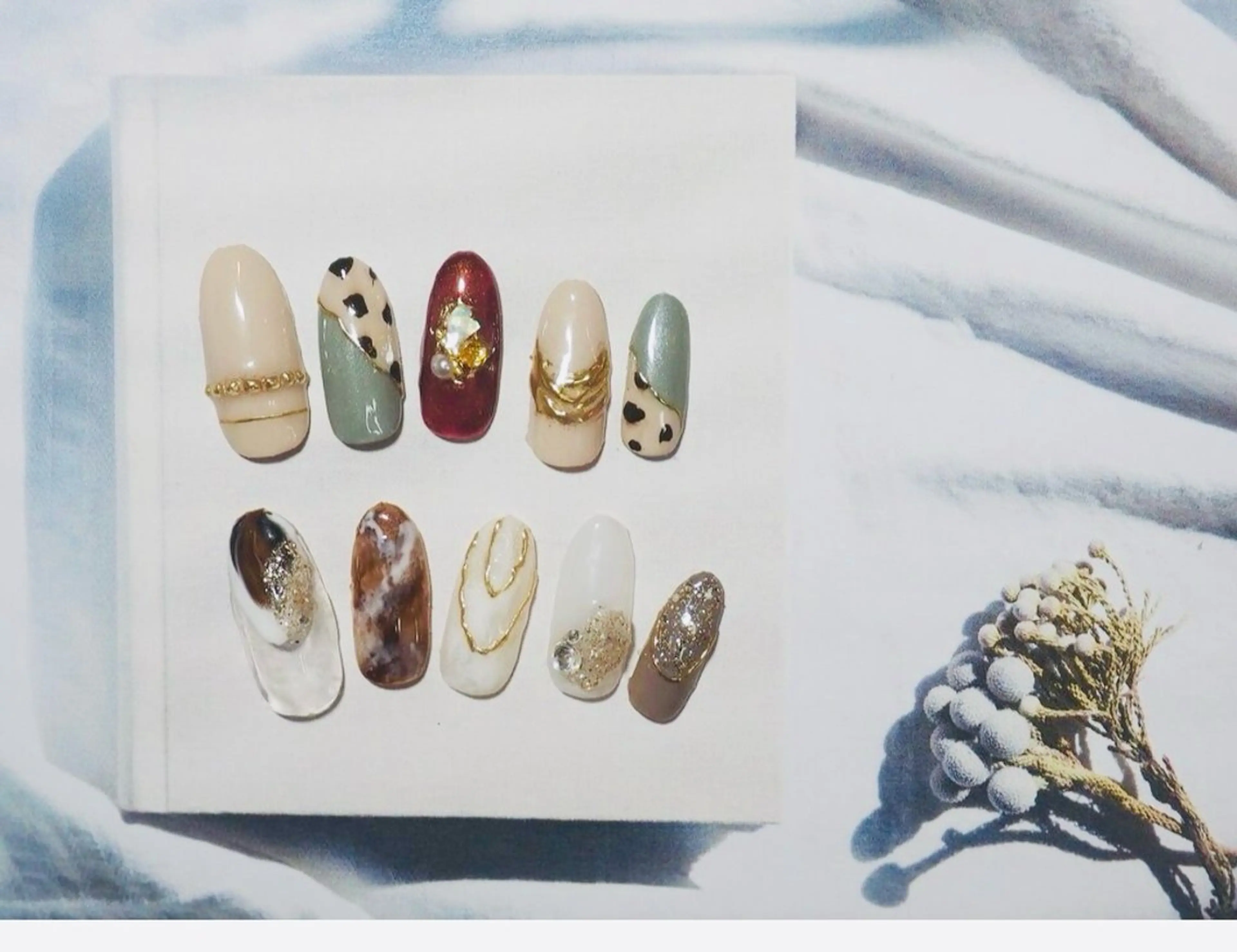 ネイル Ruby Crownのネイルデザイン