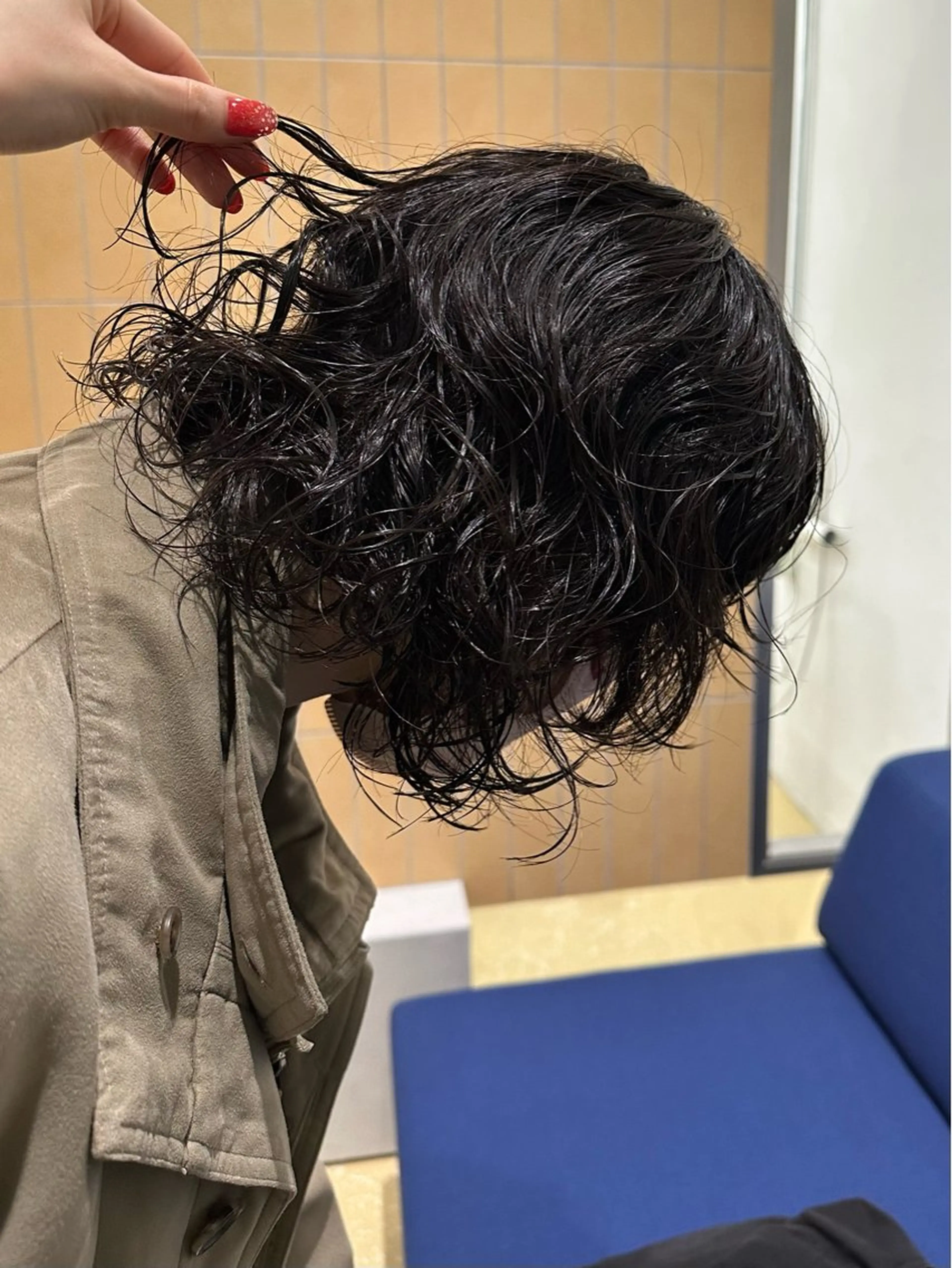 パーマ ウルフカット hen所属・村岡 桃果のヘアスタイル