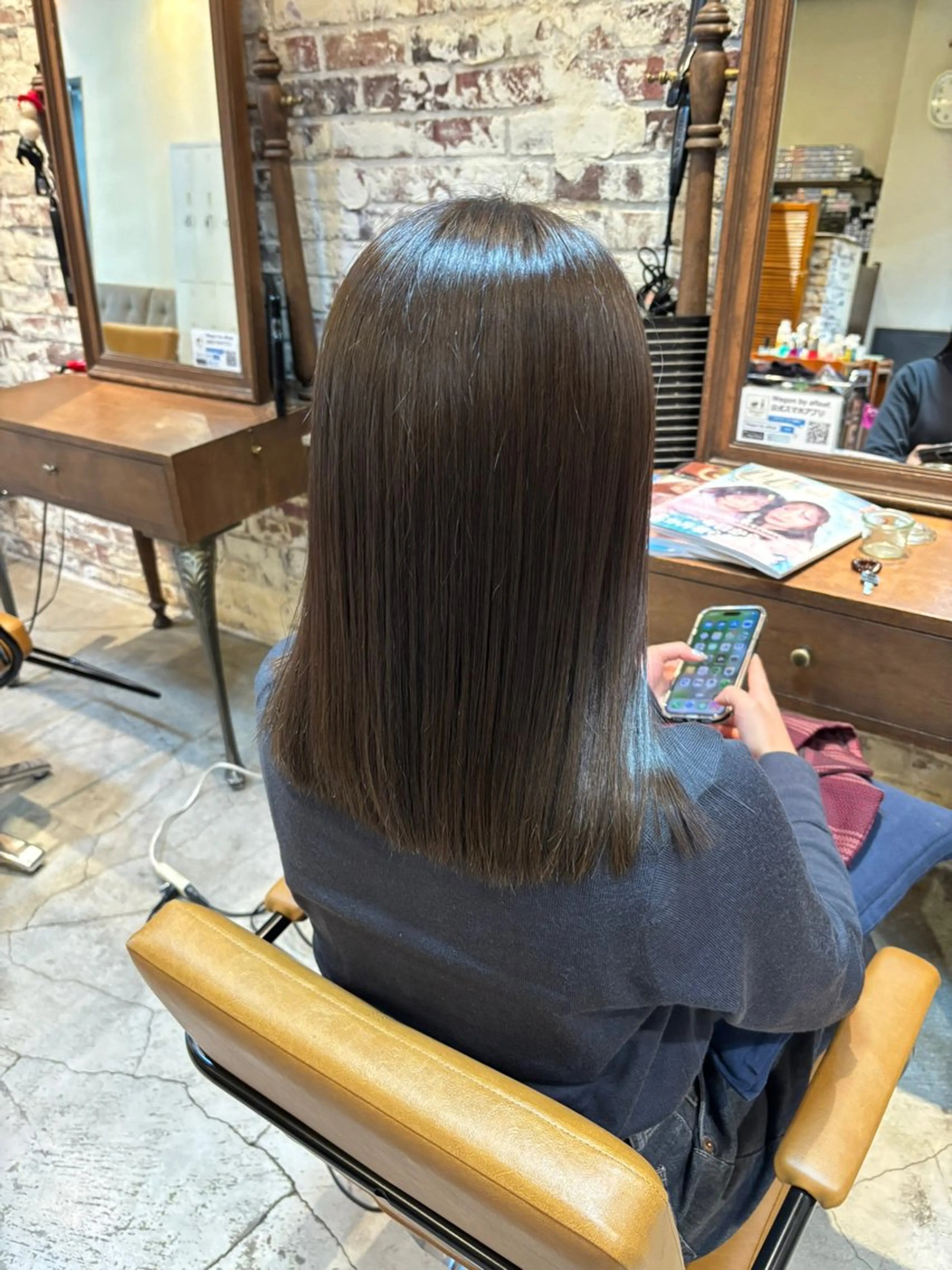 セミロング カラー 髪質改善 トリートメント 七井 香奈 (なないかな)のヘアスタイル