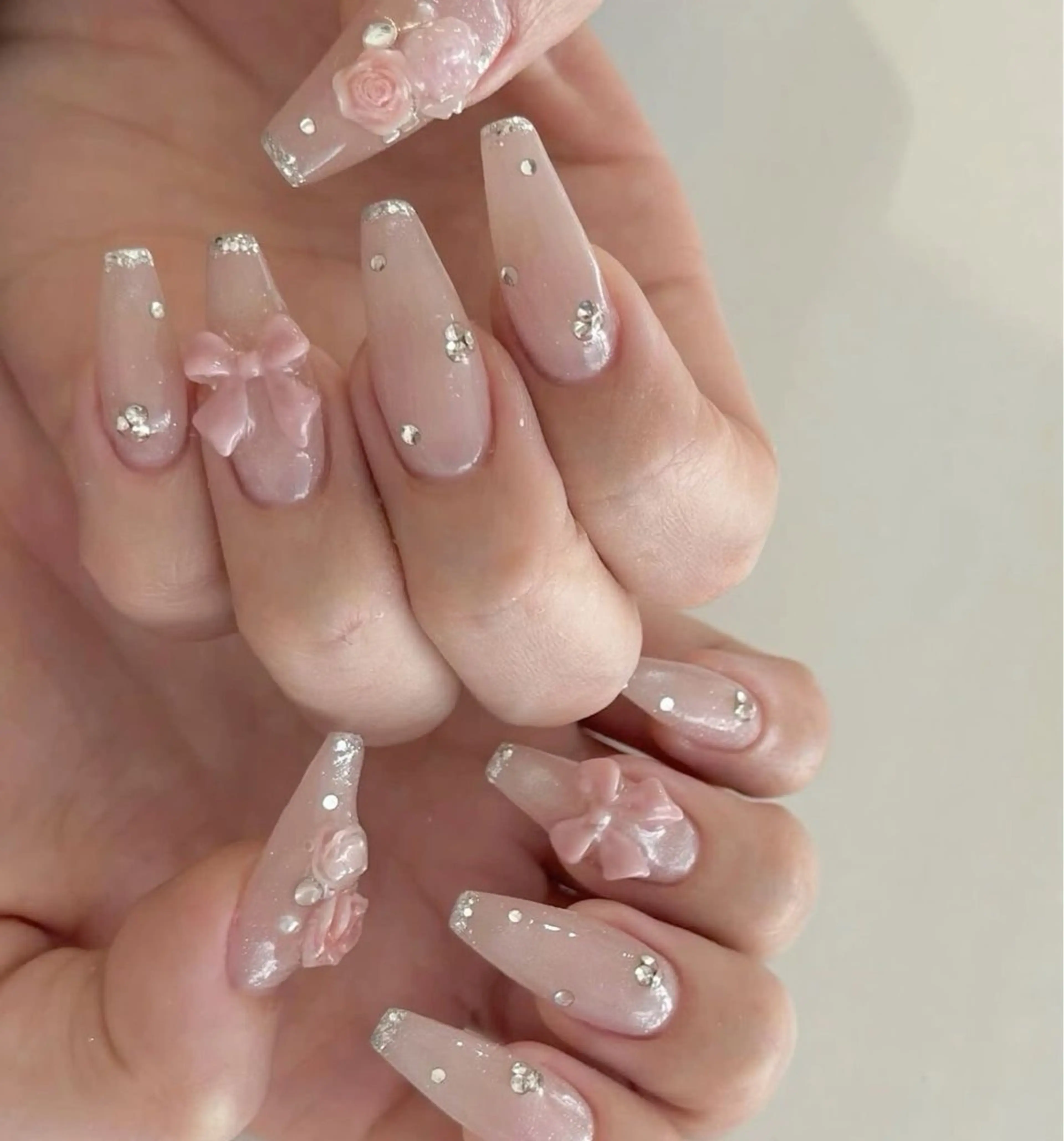 ネイル グラデーション ラメ(グリッター) マグネットネイル ミラーネイル ニュアンスネイル ハンドネイル Lumi de nails所属・Lumi de nailsのネイルデザイン