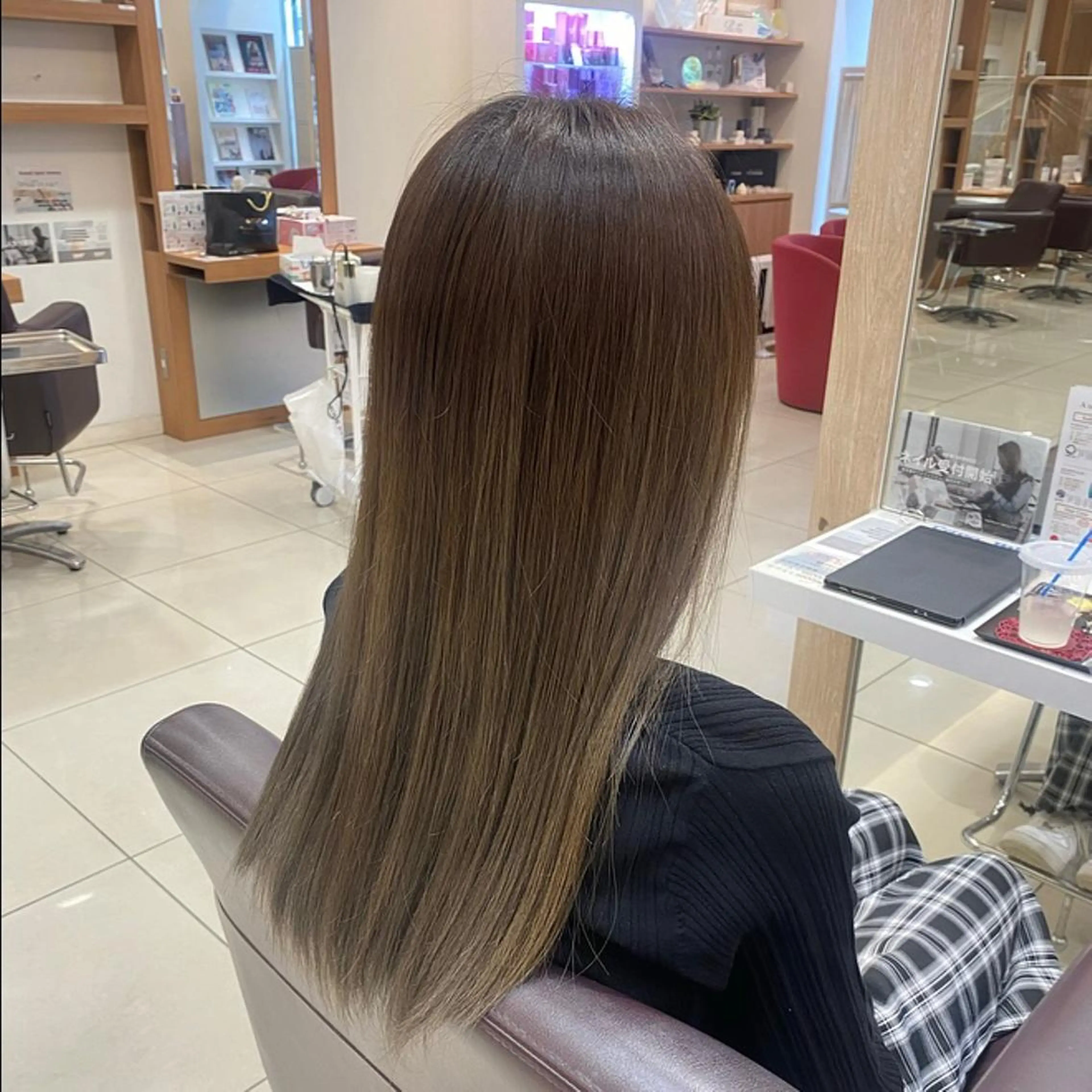 ロング カラー ヘアカラー トリートメント 【カラー指名No 1✨】HIBIKIのヘアスタイル