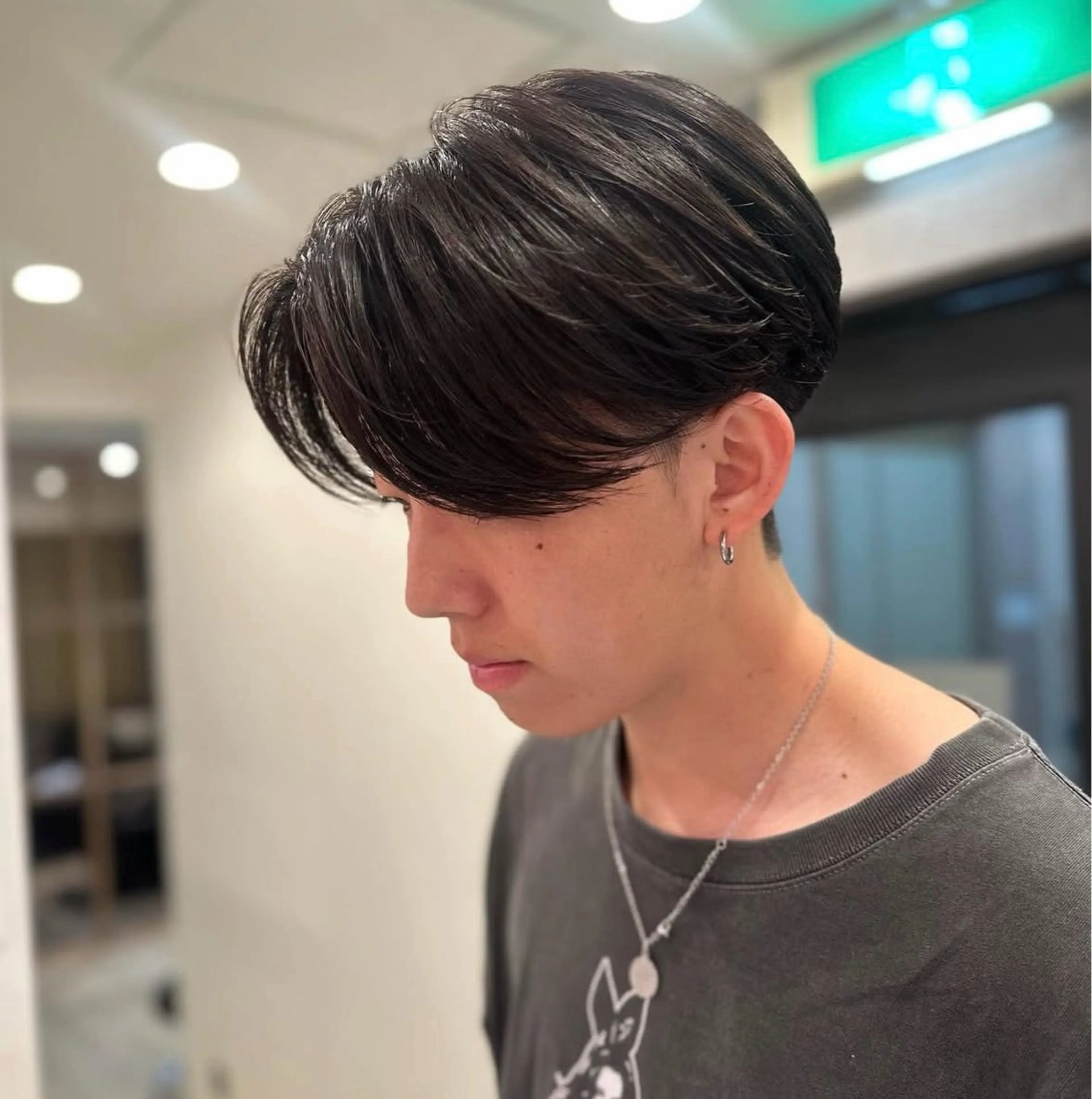 ショート メンズ センターパート SALOWIN新宿三丁目所属・新宿/新宿三丁目 メンズハイライト梶原のヘアスタイル