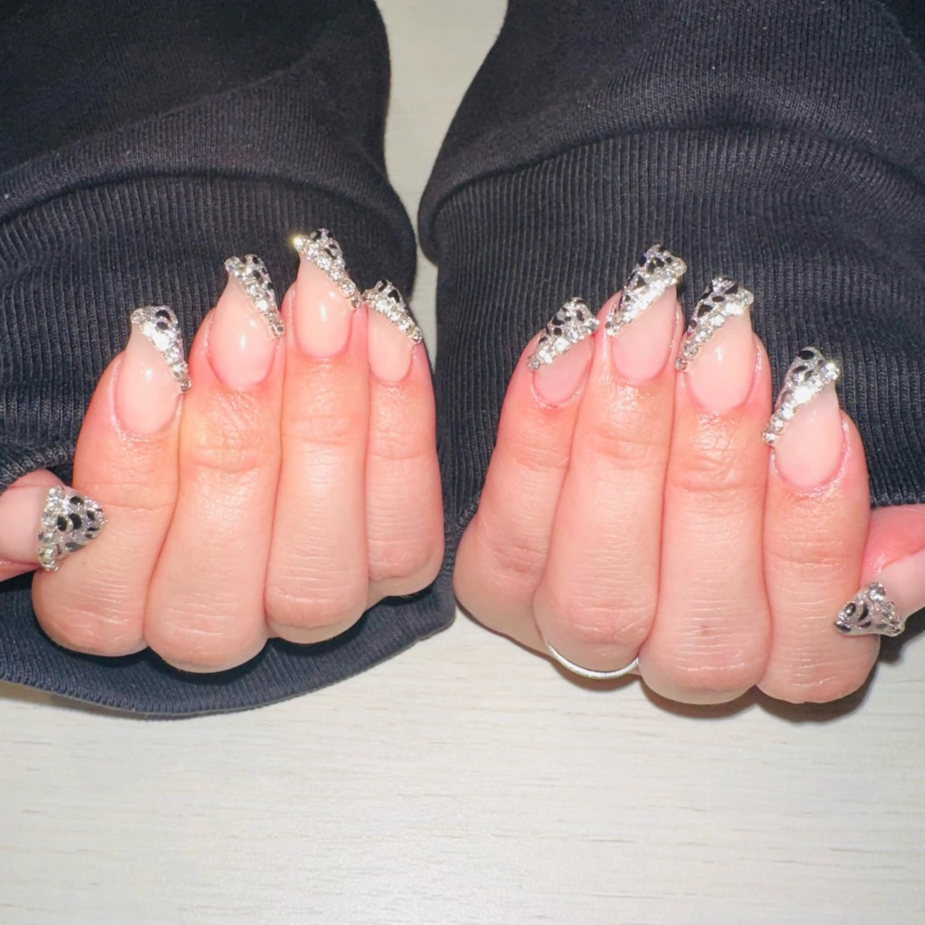 ネイル フレンチネイル 斜めフレンチ シンプルネイル ReGAL ♡Rinaのネイルデザイン