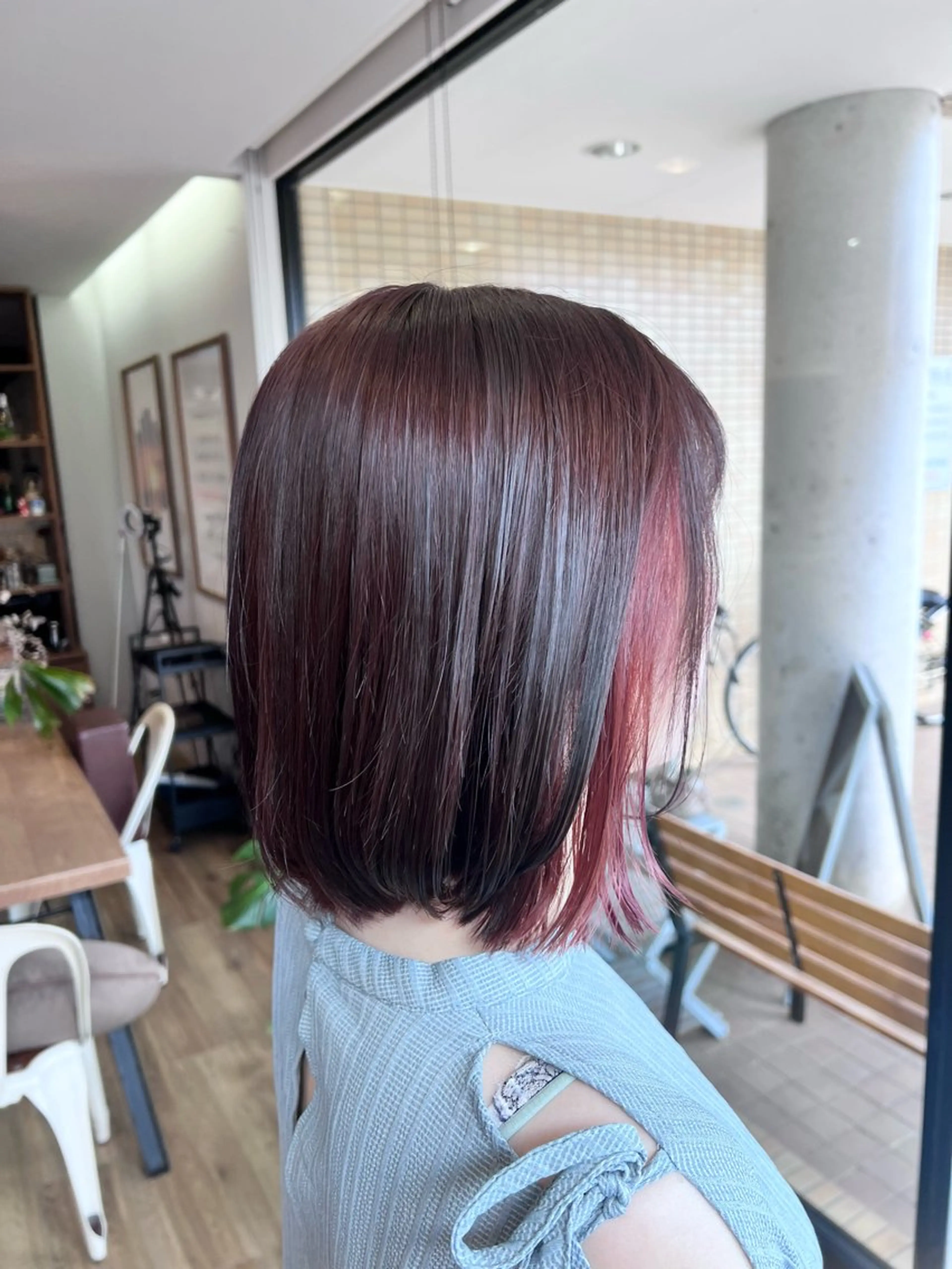 ミディアム カラー ピンクカラー レッドカラー ヘアカラー ツキダテ ユイのヘアスタイル