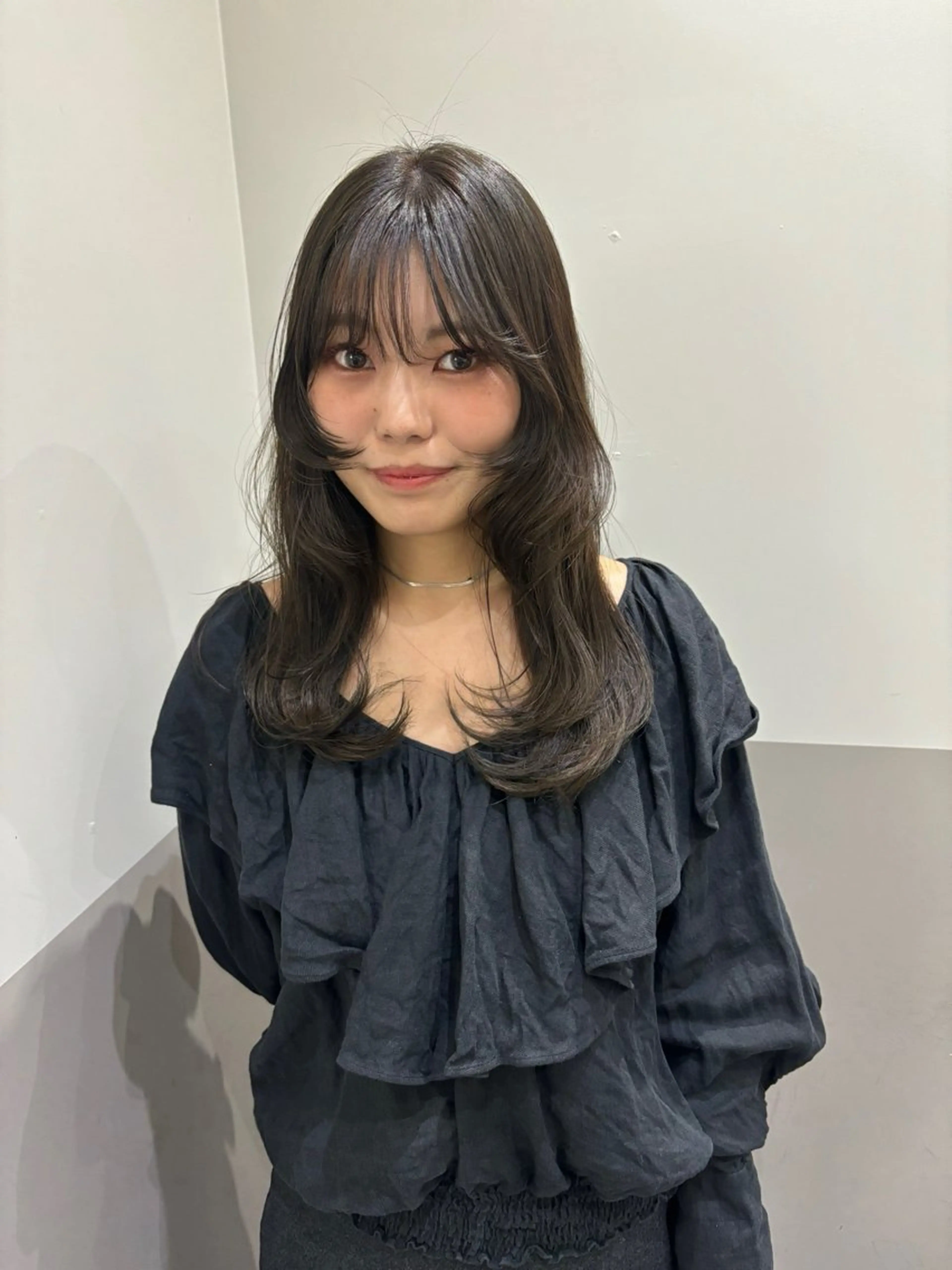 セミロング カラー オリーブカラー レイヤーカット カット ヘアカラー トリートメント レイヤーカット🎀 kanaのヘアスタイル