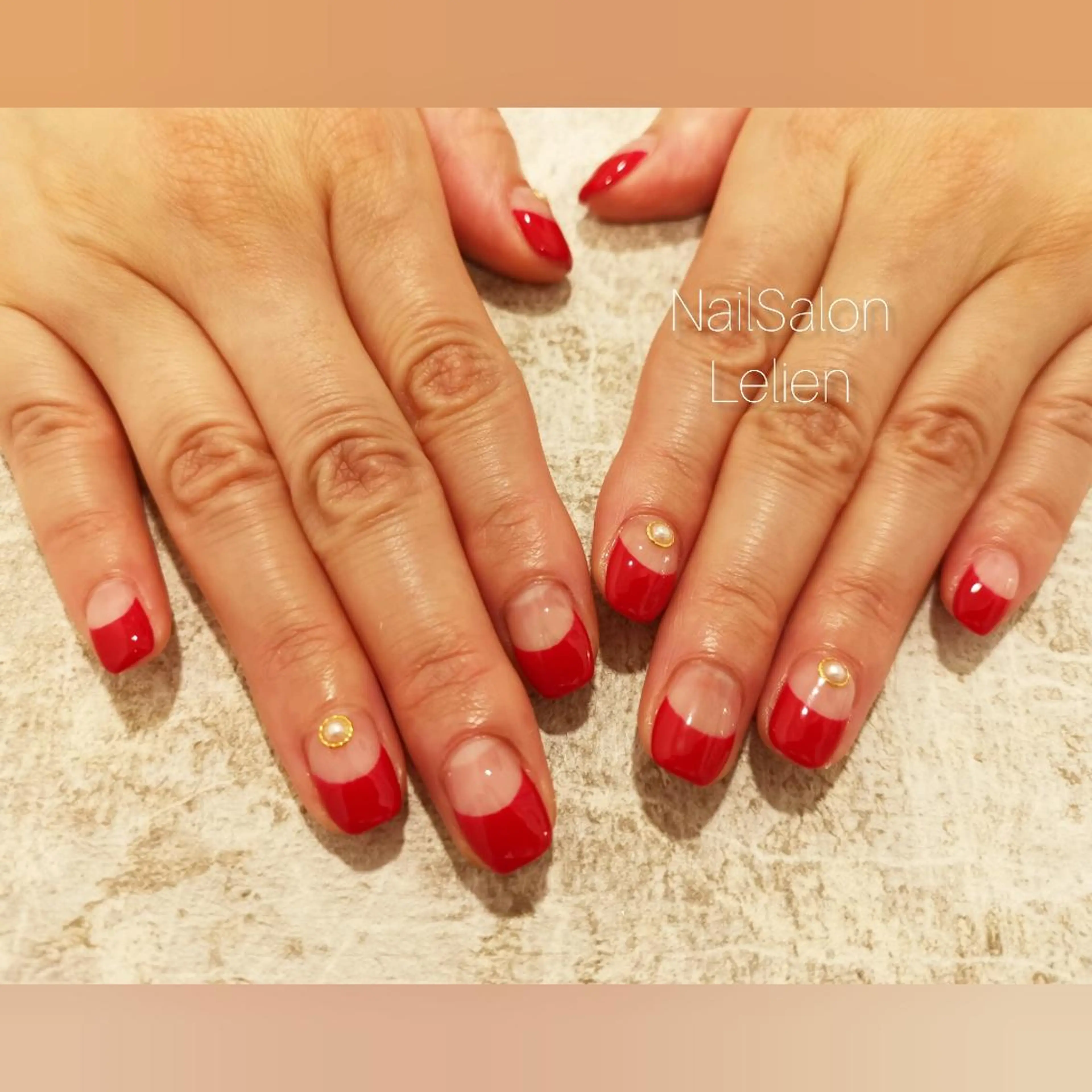ネイル フレンチネイル ゴールド 赤色 ハンドネイル 人気エリア💖完全個室【ルリエ】所属・ネイルサロン Lelienルリエのネイルデザイン
