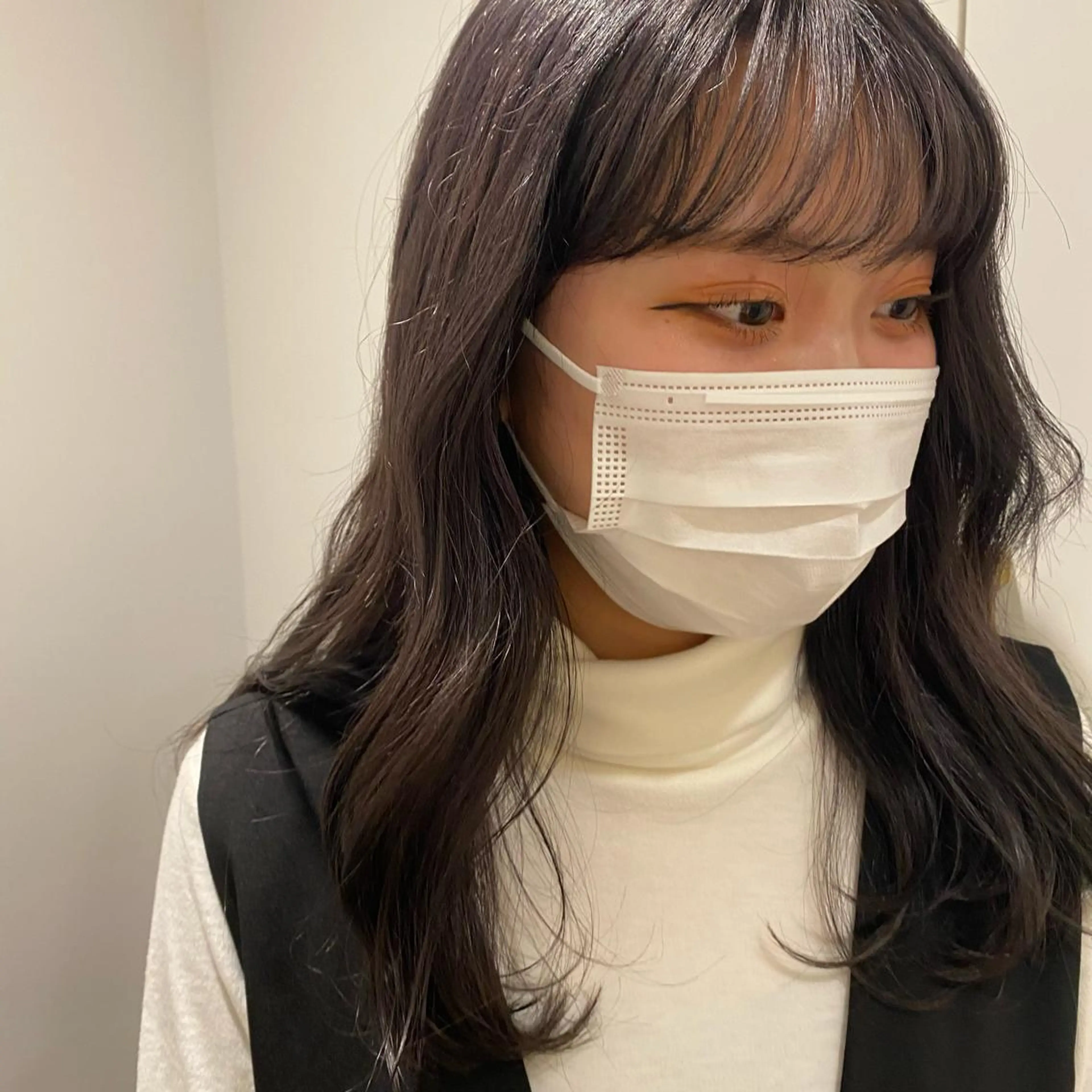 カラー ダークグレー 増井 彩乃のヘアスタイル