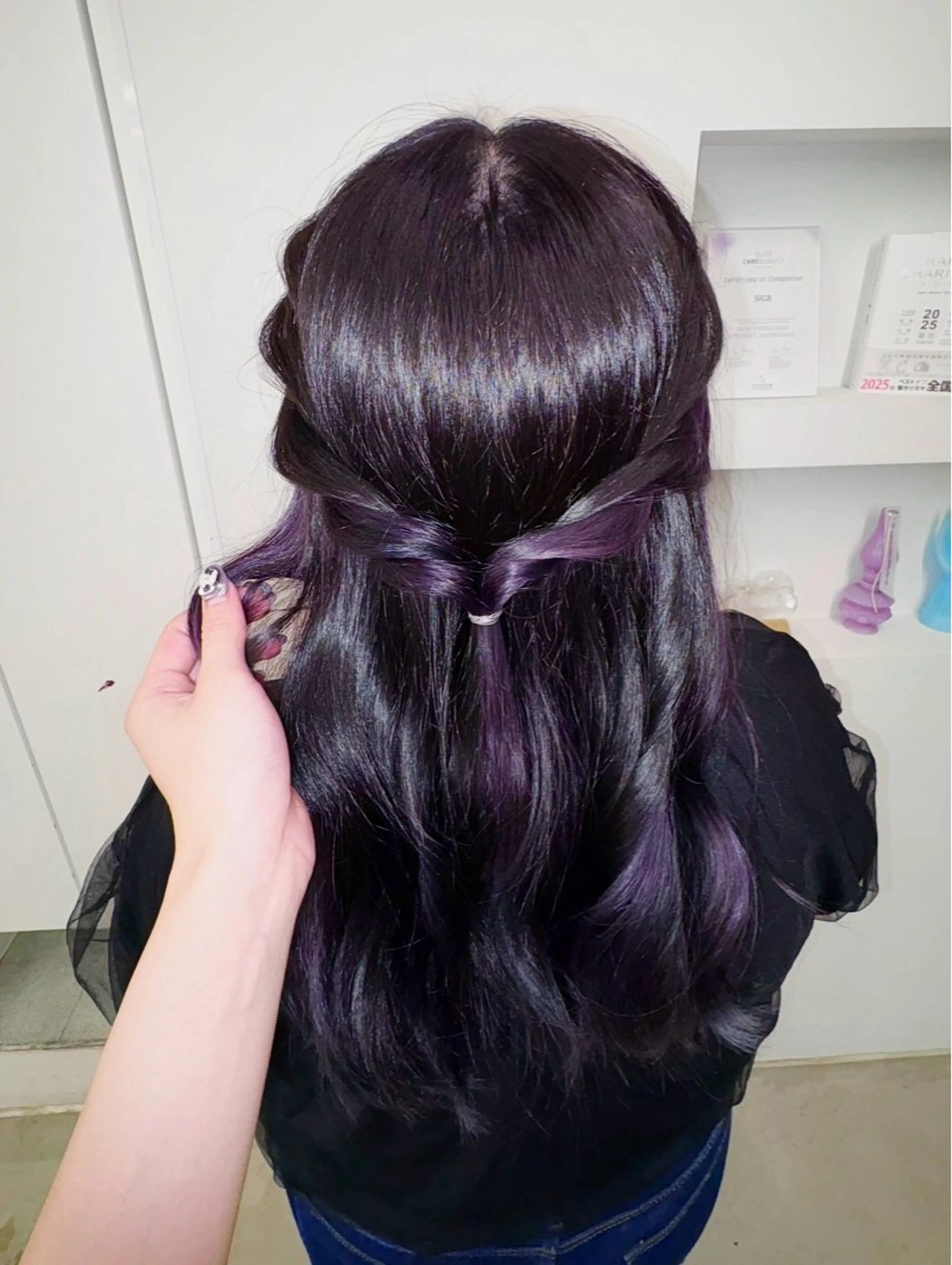 ロング カラー お団子ヘア インナーカラー ヘアカラー 【sica】 チナのヘアスタイル