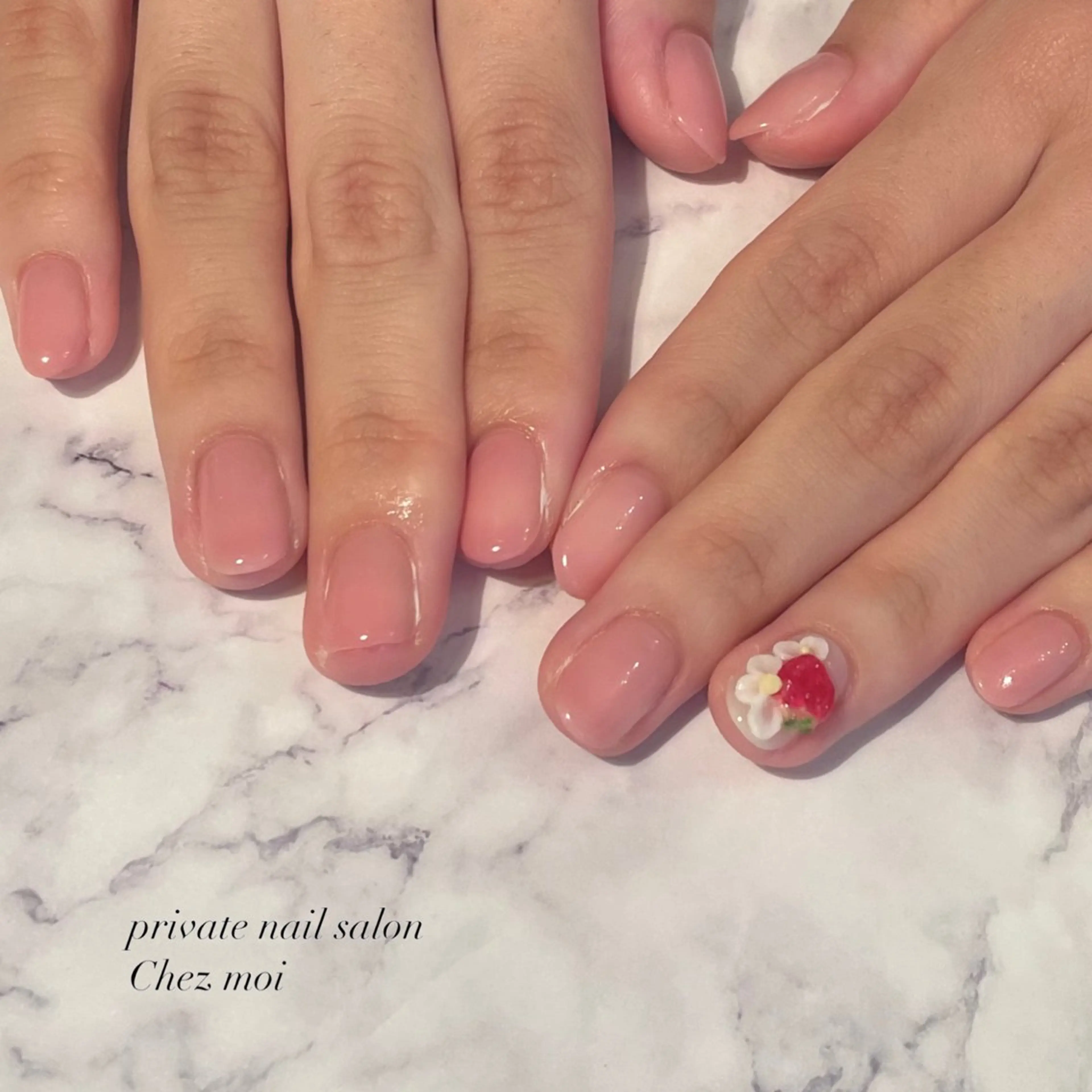 ネイル KOMINE TOMOKOのネイルデザイン