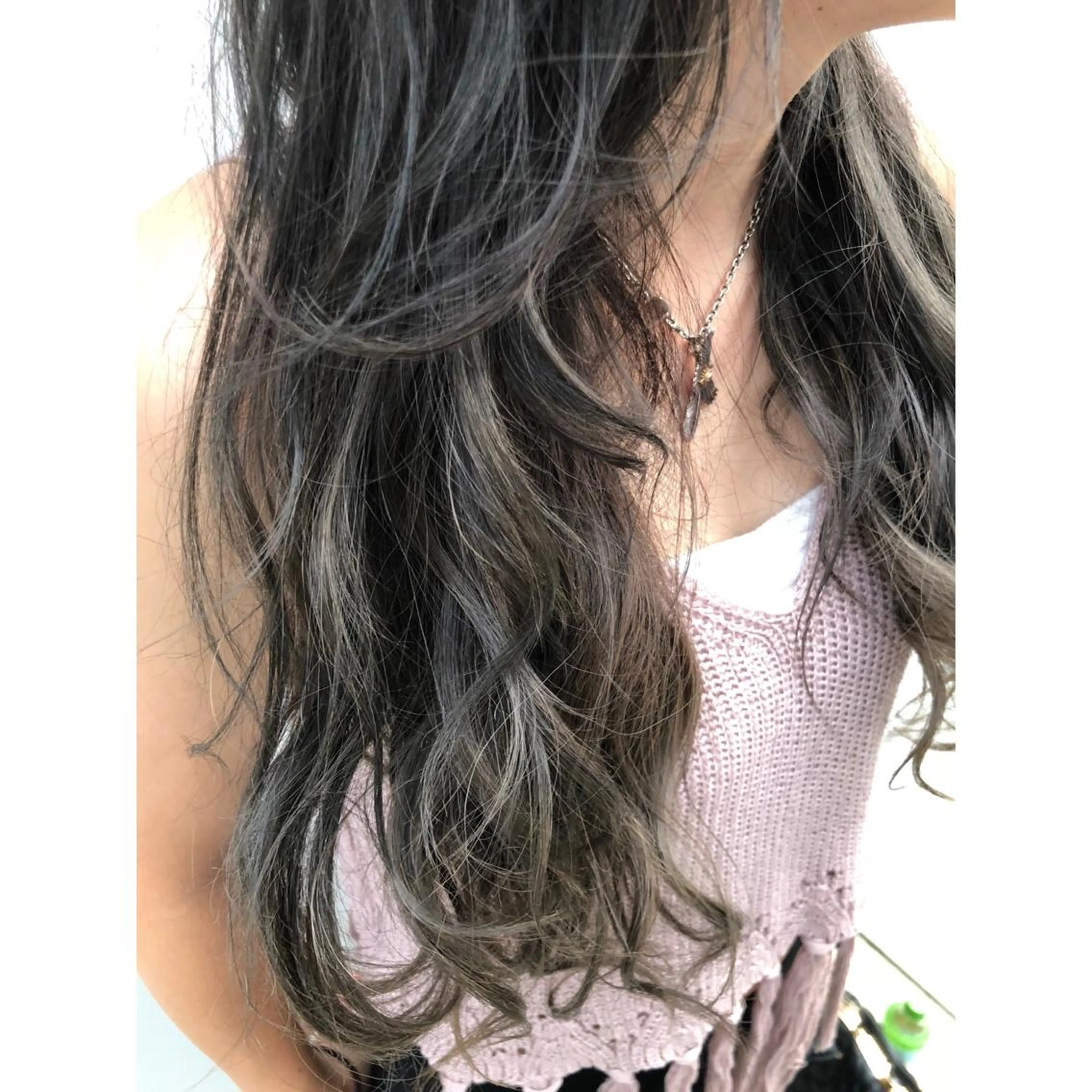 ロング カラー グレージュ ハイライトカラー ハイライト パーソナルカラー診断 できます　木曽　主博のヘアスタイル