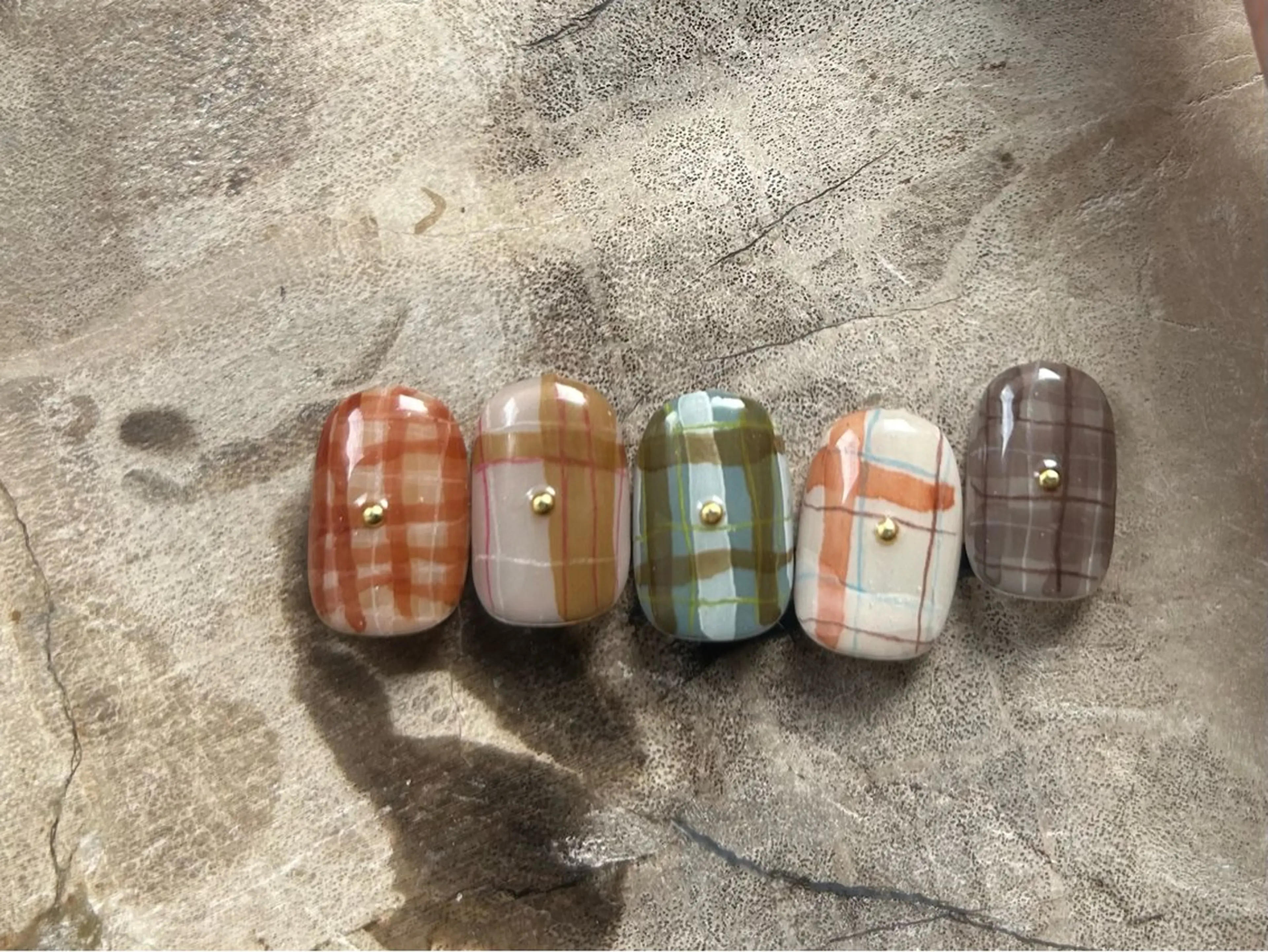 ネイル アートネイル フットネイル マグネットネイル ニュアンスネイル ハンドネイル アトリエ １０３のネイルデザイン