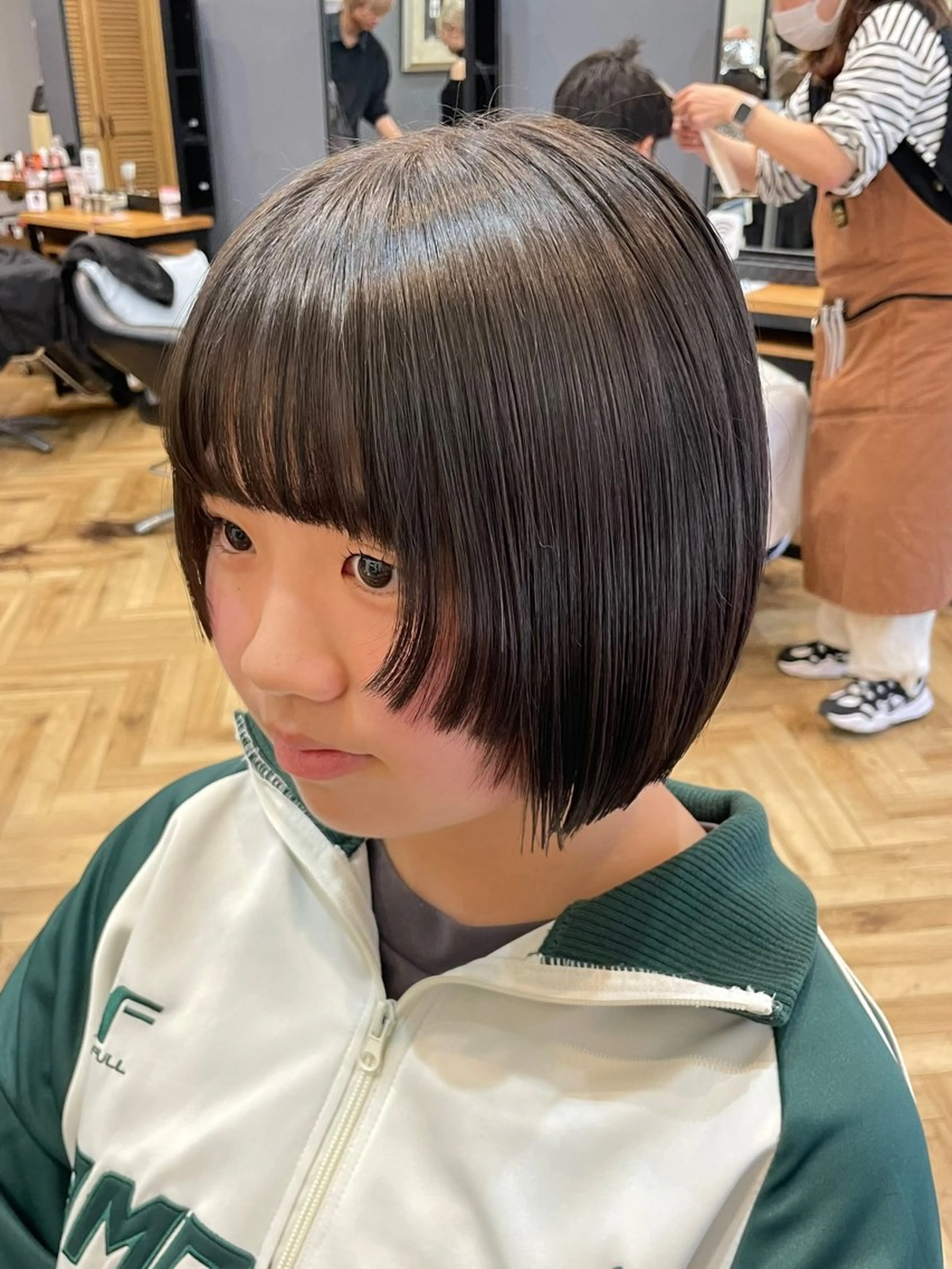 ショート 顔まわりレイヤー レイヤーカット 鎌取/透明感カラー /ボブ/顔まわりのヘアスタイル