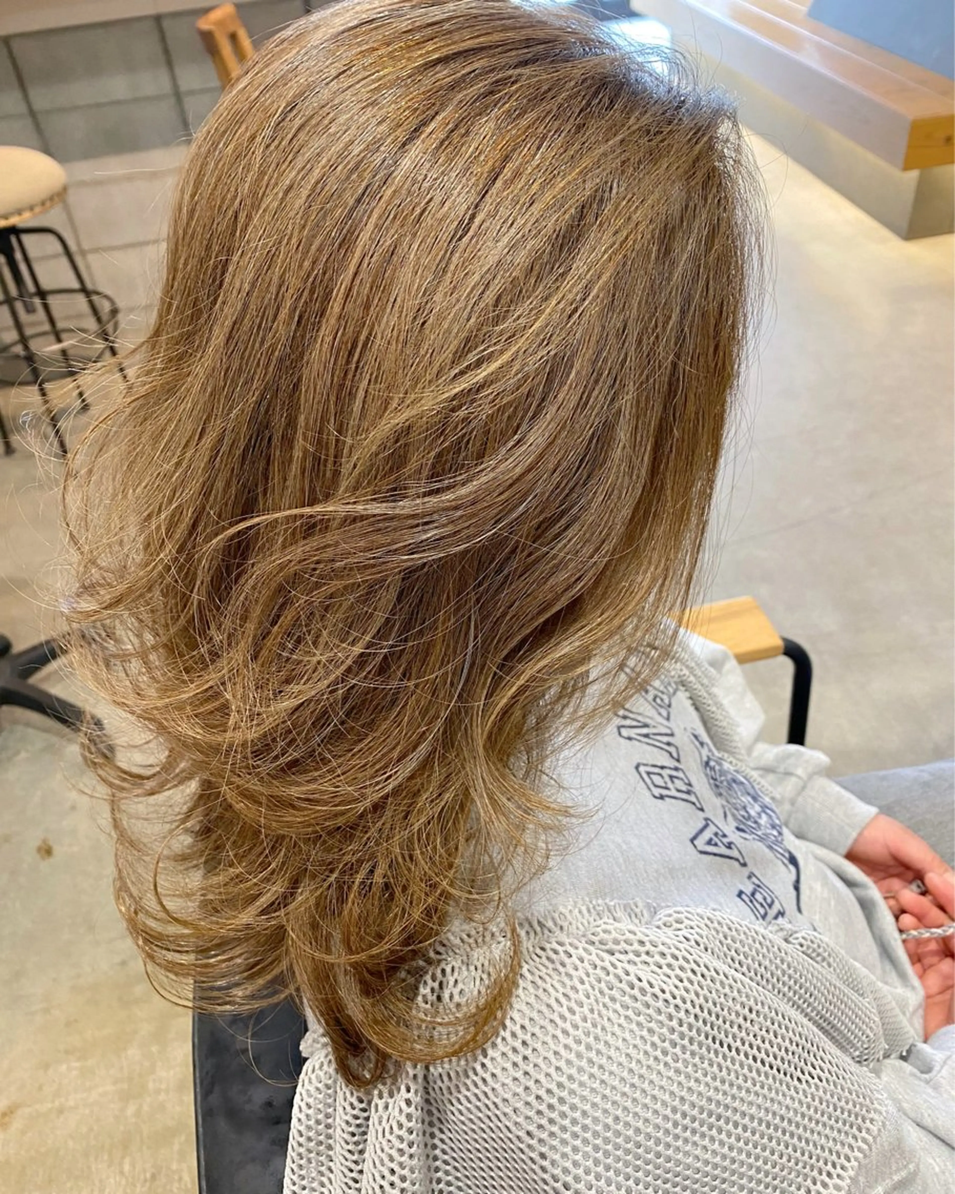 セミロング カラー 🩷🍭中津・梅田 エリア🍬💜のヘアスタイル