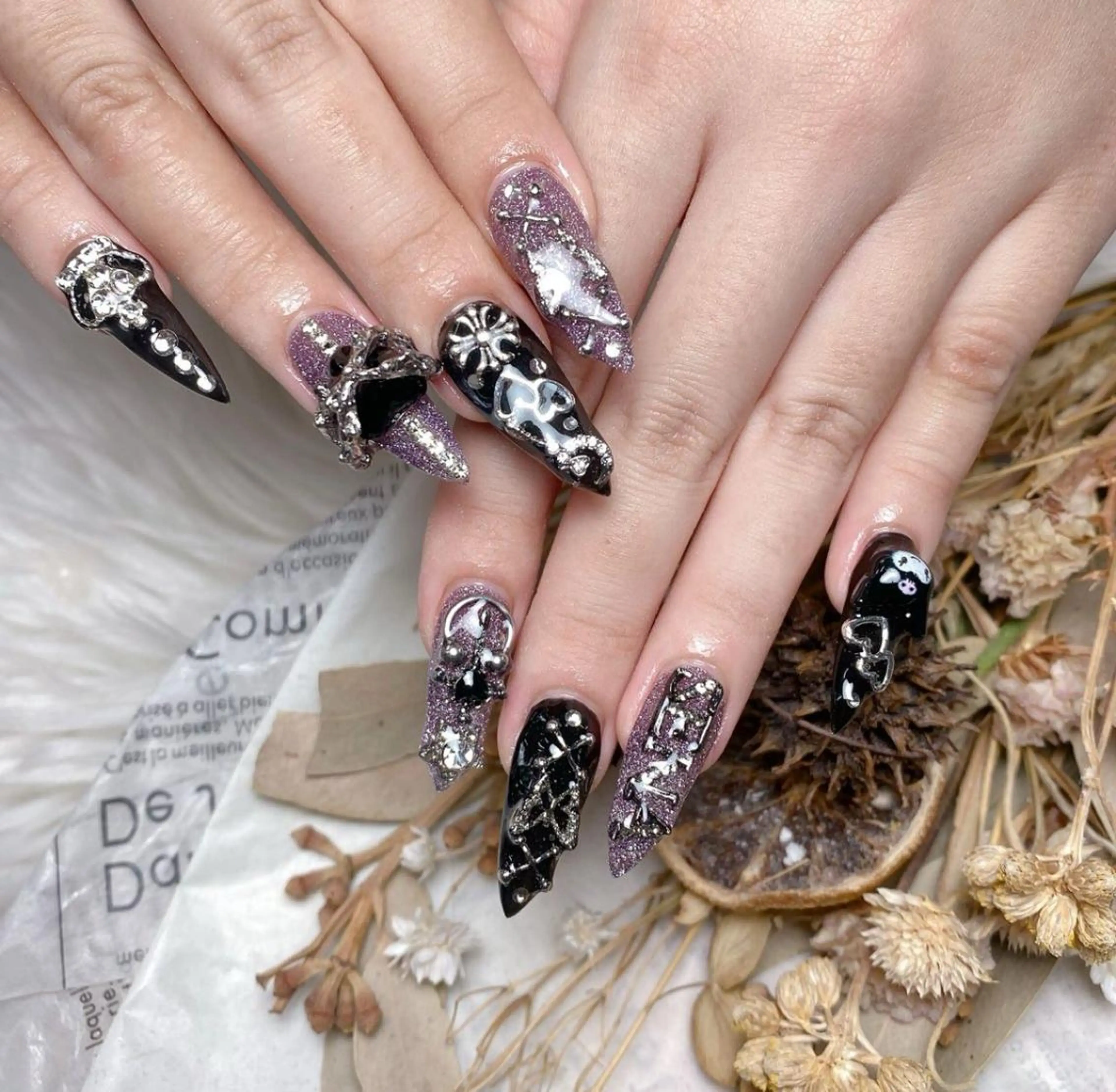 ネイル キラキラネイル 韓国ネイル オフィスネイル ハンドネイル cat‘s nail🐈‍⬛のネイルデザイン