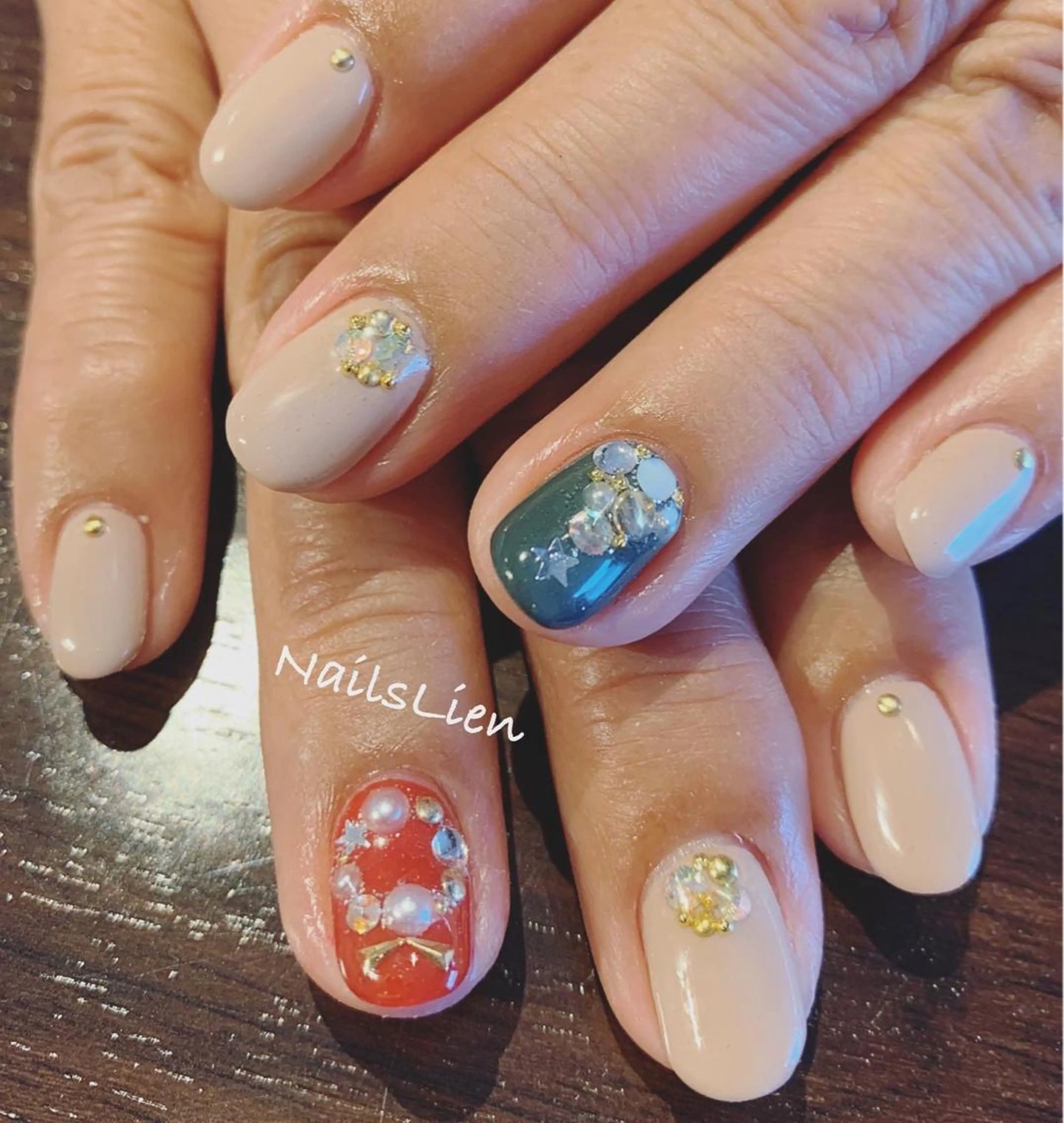 ネイル アートネイル 冬ネイル クリスマス 凛 リンのネイルデザイン