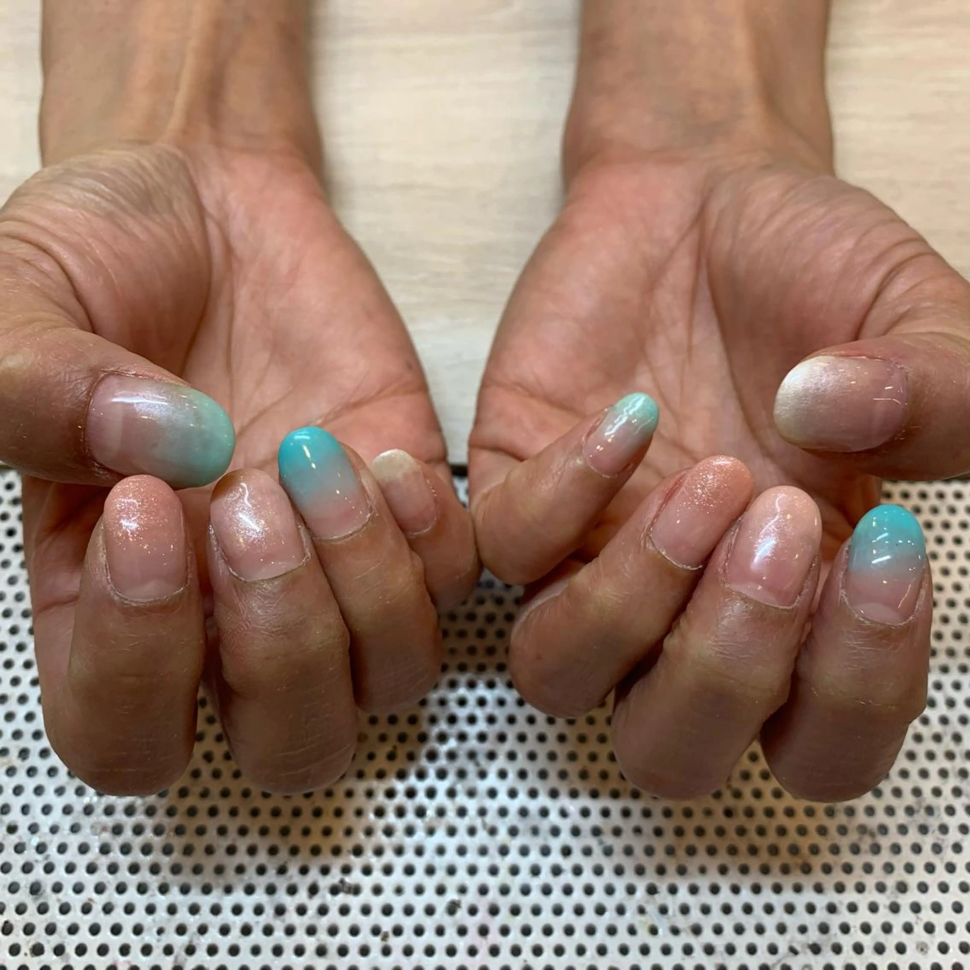 ネイル グラデーション KAINOプラットプラット店所属・KAINOプラット店 古川陽香のネイルデザイン