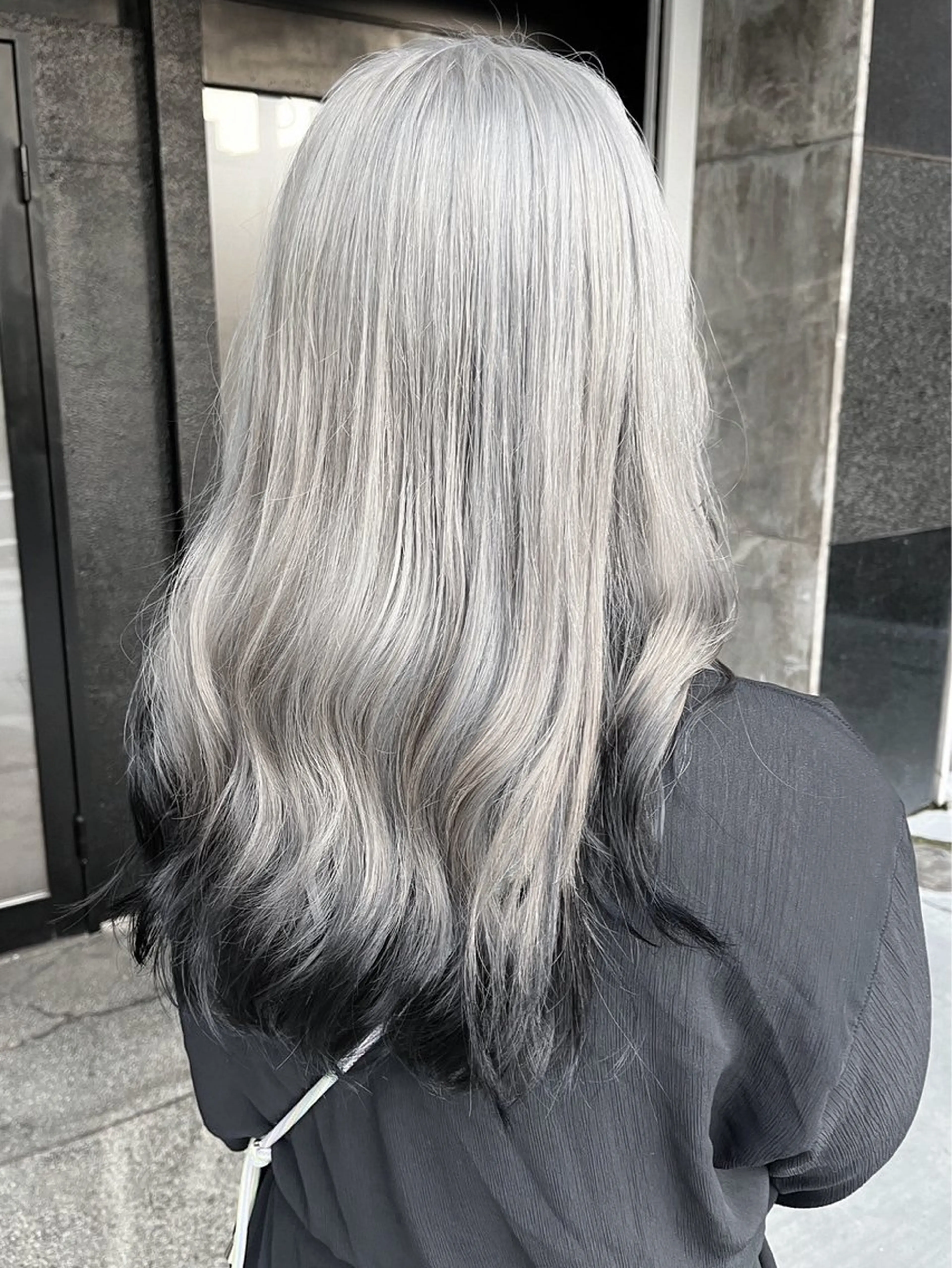 ロング カラー バレイヤージュ ブリーチ ケアブリーチ ダブルカラー イヤリングカラー カット ヘアカラー トリートメント ハイトーン/韓国風/ 艶髪/吉祥寺のヘアスタイル