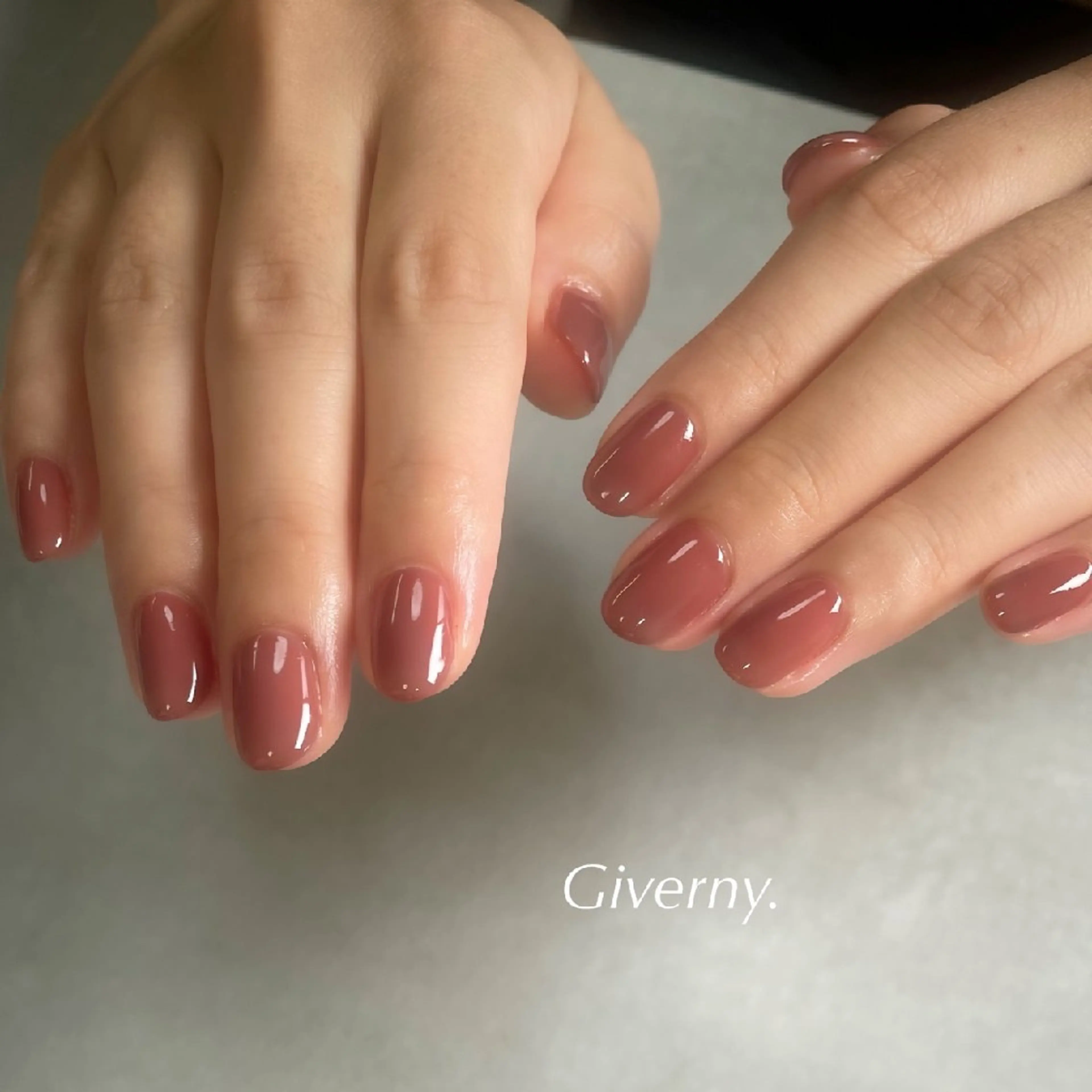 ネイル ワンカラーネイル シンプルネイル ハンドネイル Giverny .のネイルデザイン