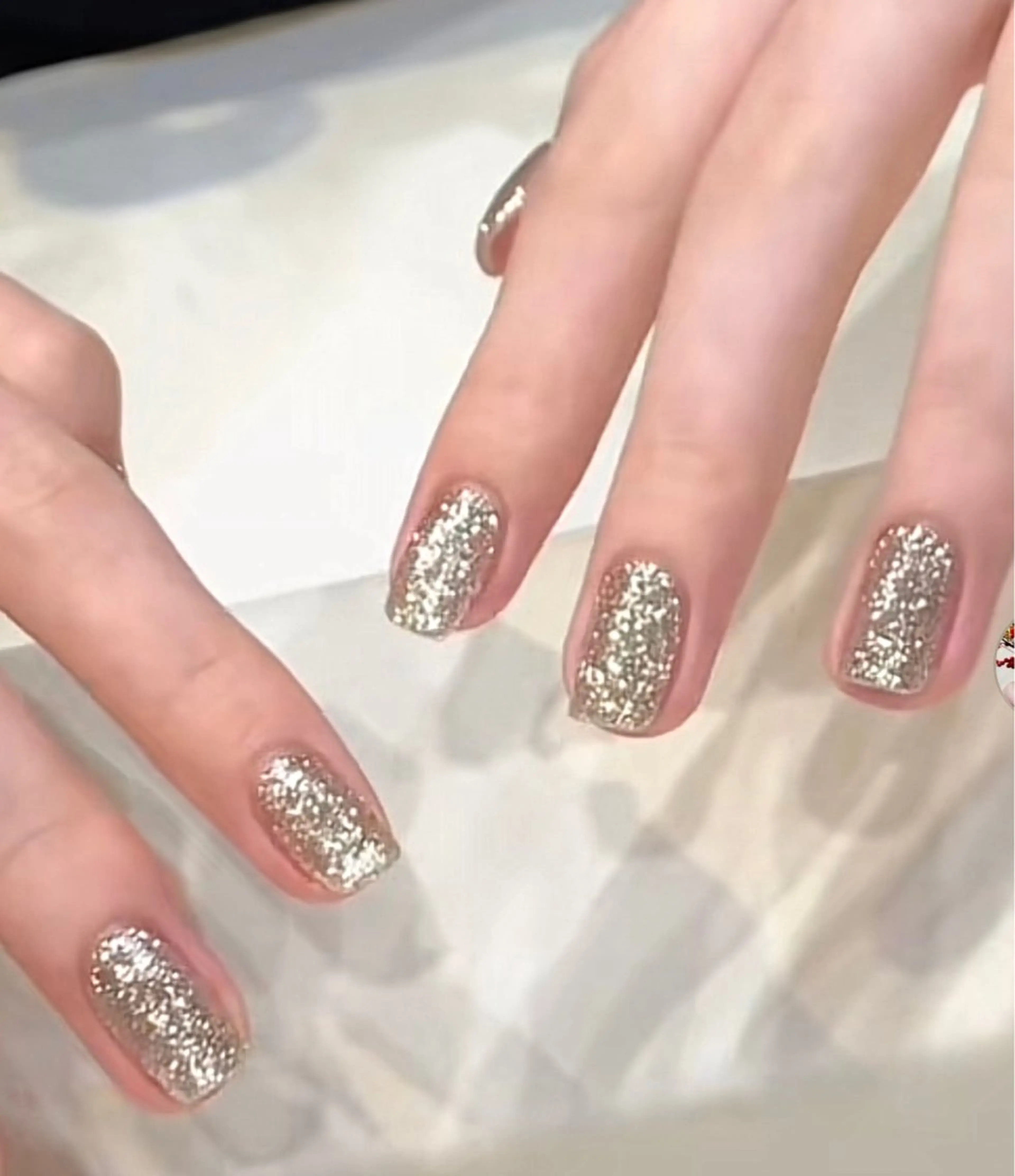 【ハンド】《オフあり》キラキララメ／フラッシュワンカラーの写真