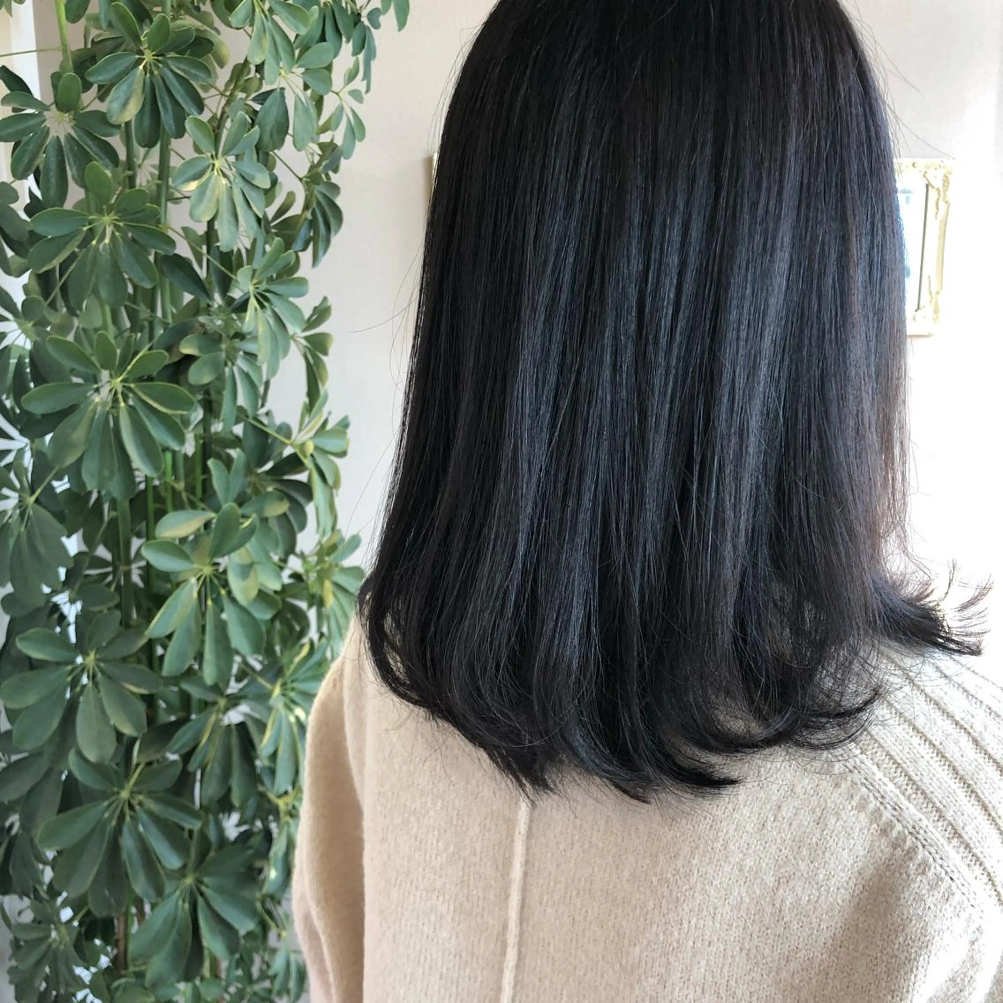 セミロング 堀越 エリのヘアスタイル