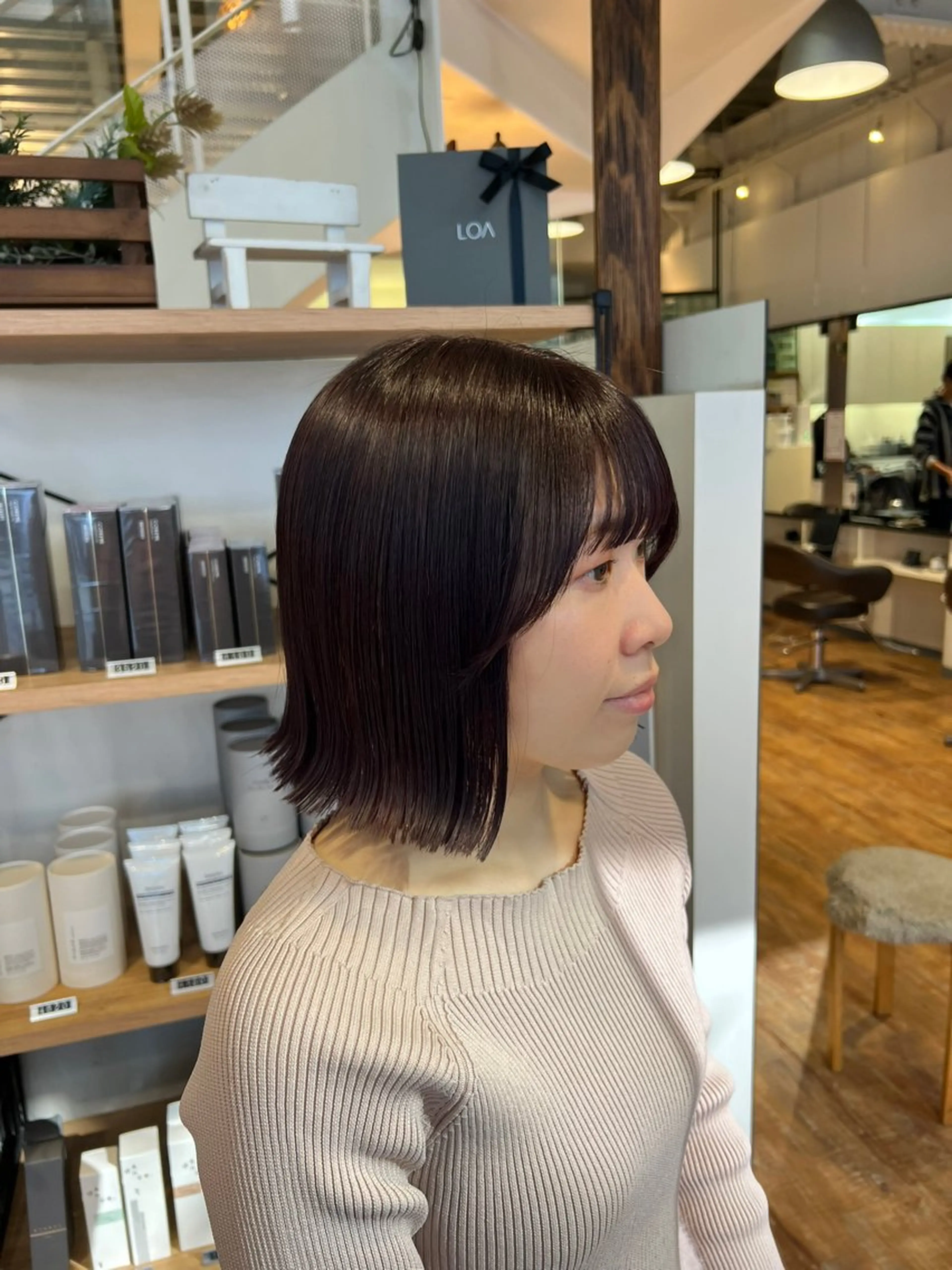 カラー 切りっぱなしボブ インナーカラー ボブ カット ヘアカラー トリートメント インナーカラー♡ Nanakoのヘアスタイル