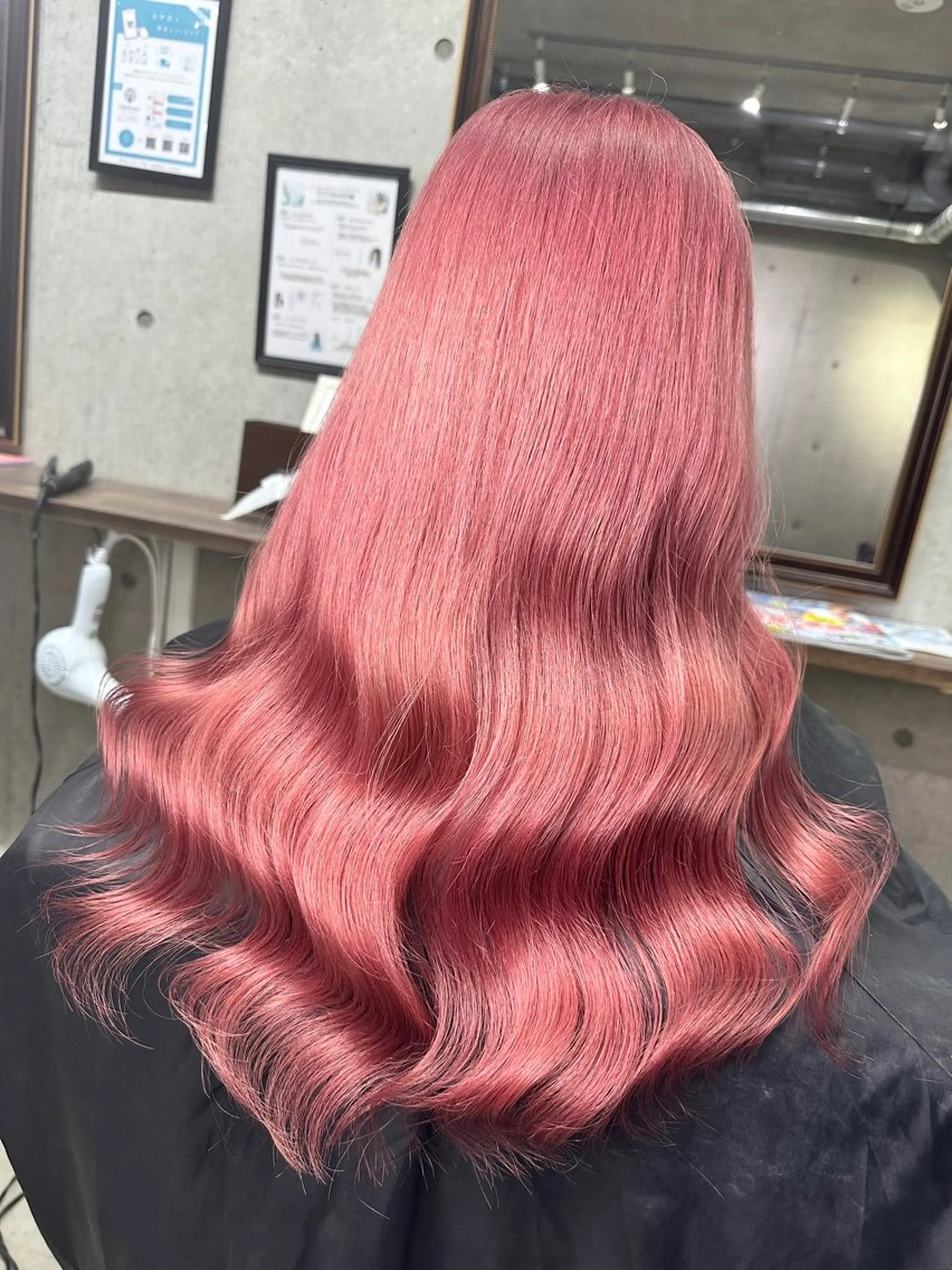 ロング カラー ブリーチ ピンクカラー ヘアカラー トリートメント 名古屋のピンク好き かずくん🦩のヘアスタイル