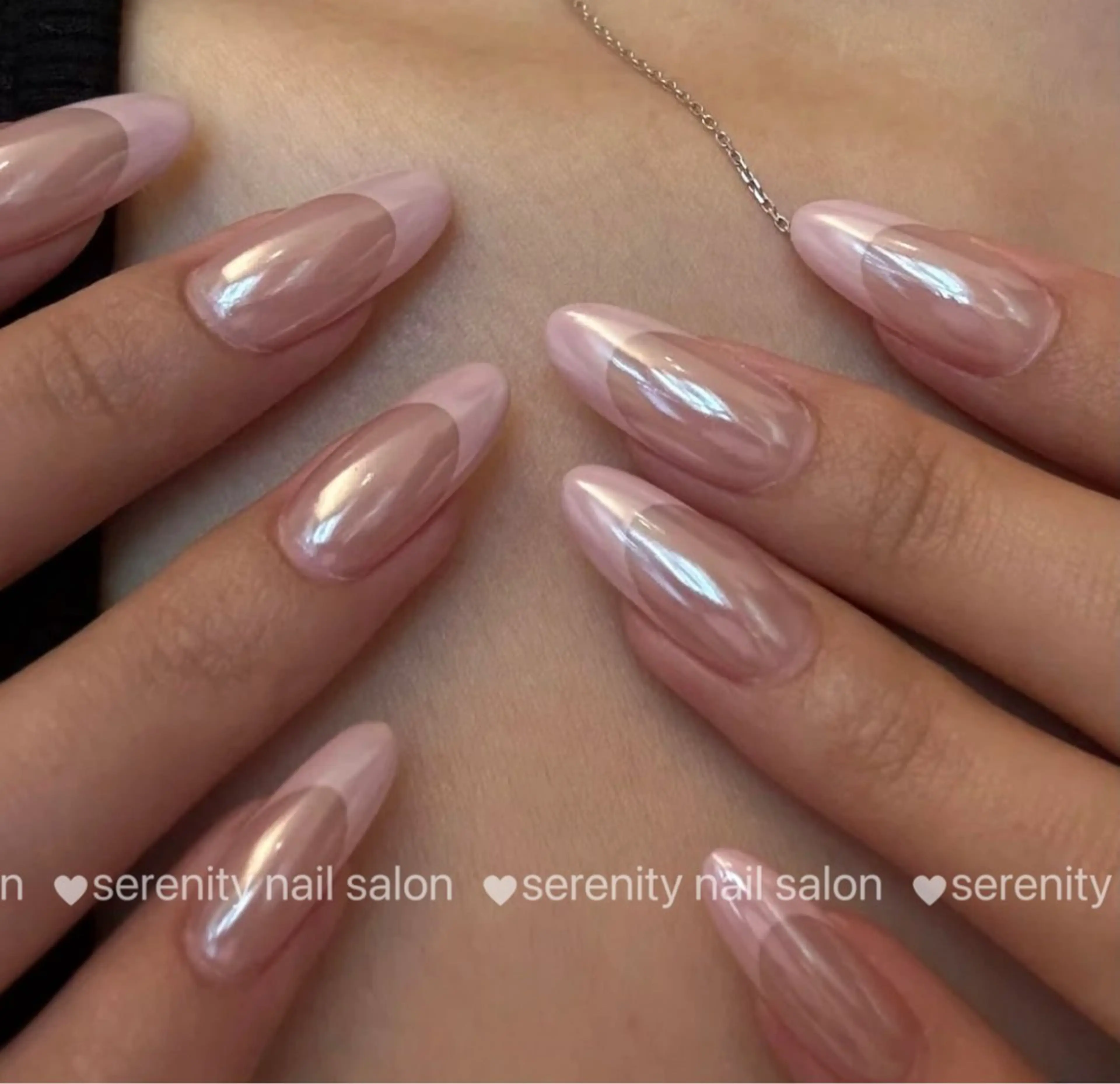 ネイル ミラーネイル ハンドネイル ハンドケア ✨Serenity Nail salonのネイルデザイン